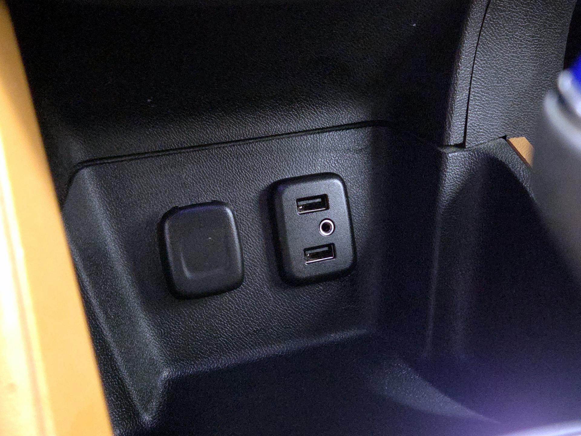 Thumbnail: 2017 Chevrolet Volt - 18