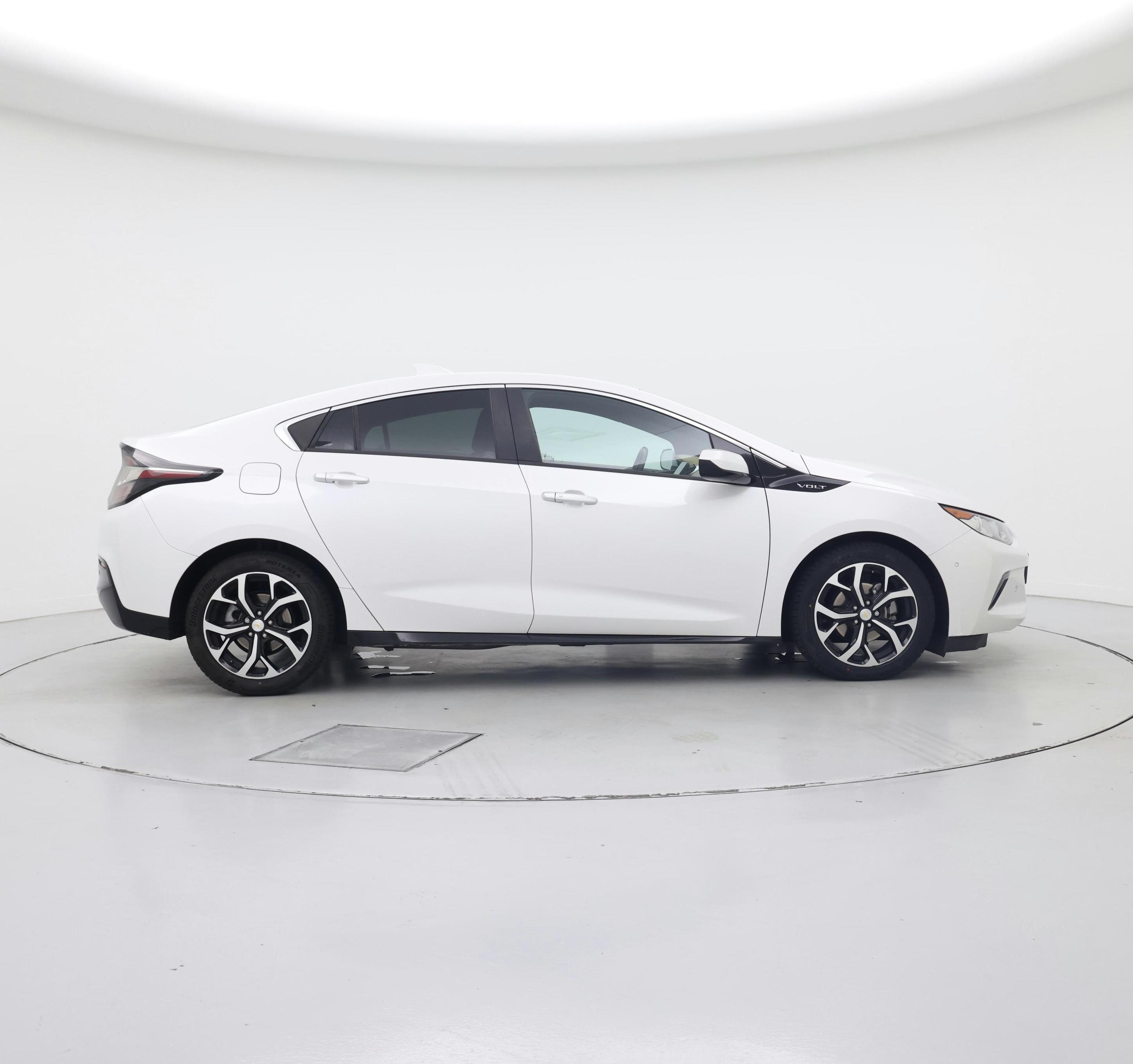 Thumbnail: 2017 Chevrolet Volt - 7