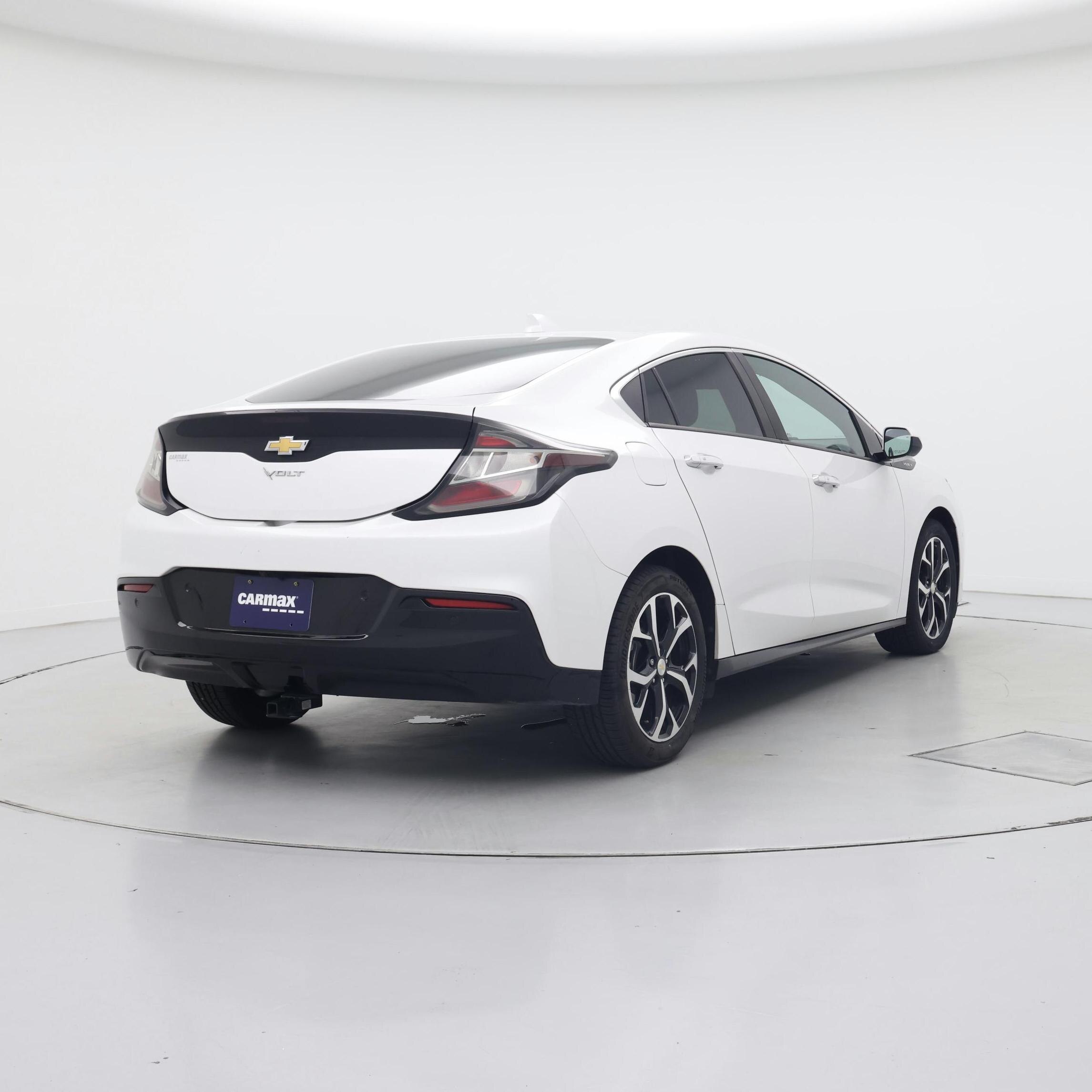 Thumbnail: 2017 Chevrolet Volt - 8