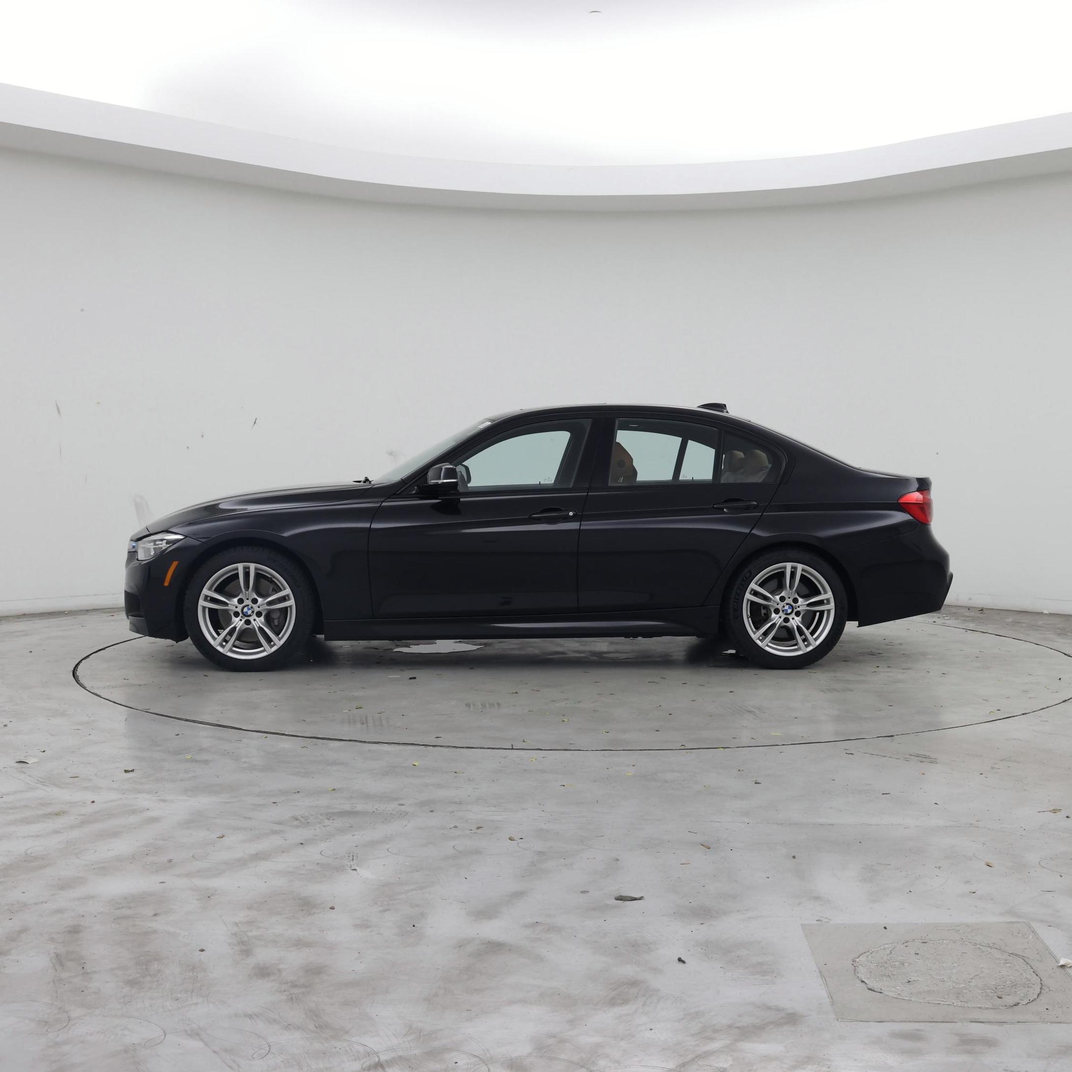 Thumbnail: 2018 BMW 3 Series - 3
