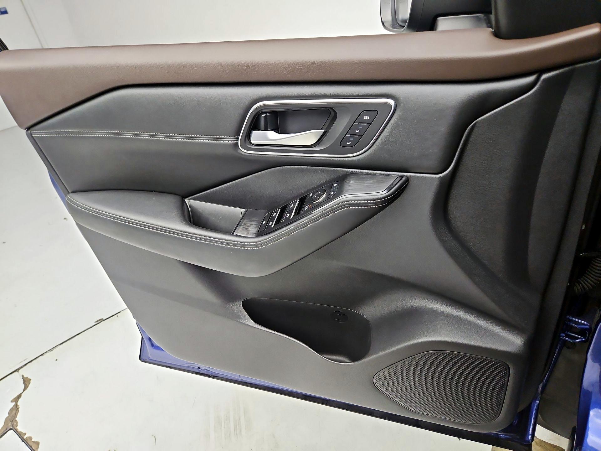 Thumbnail: 2021 Nissan Rogue - 12