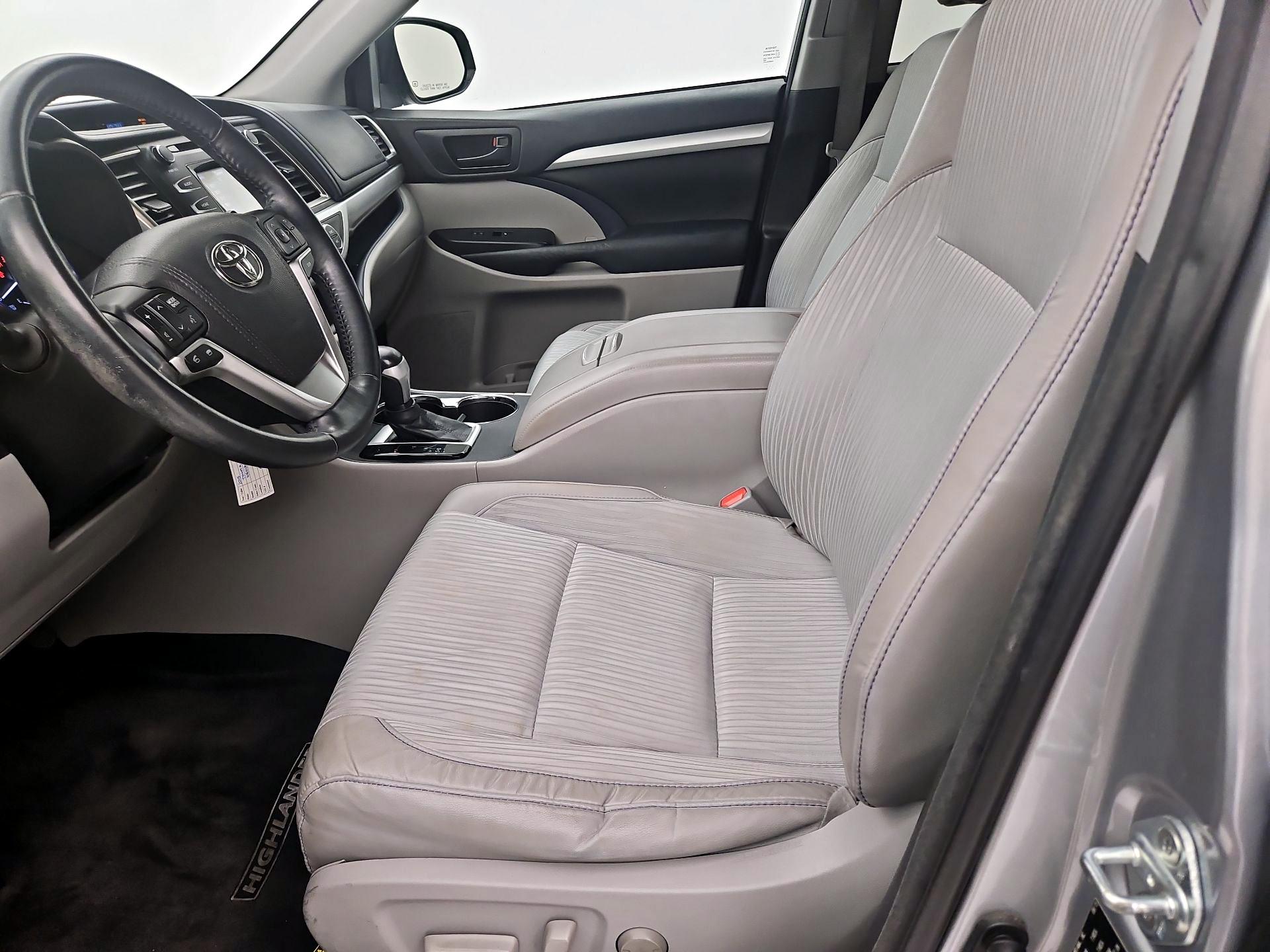 Thumbnail: 2015 Toyota Highlander - 11