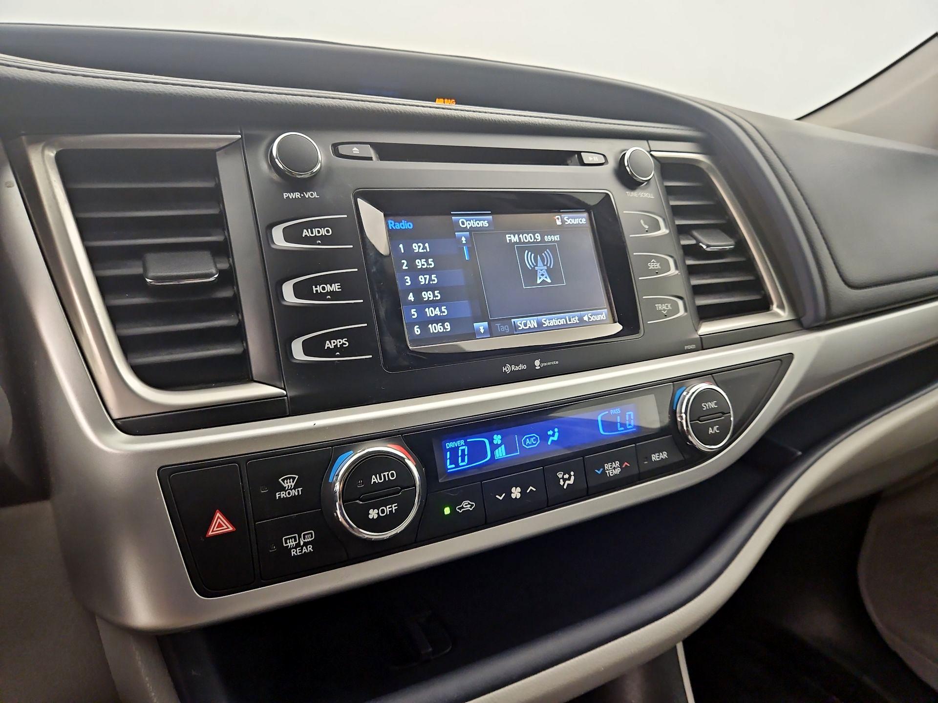 Thumbnail: 2015 Toyota Highlander - 15