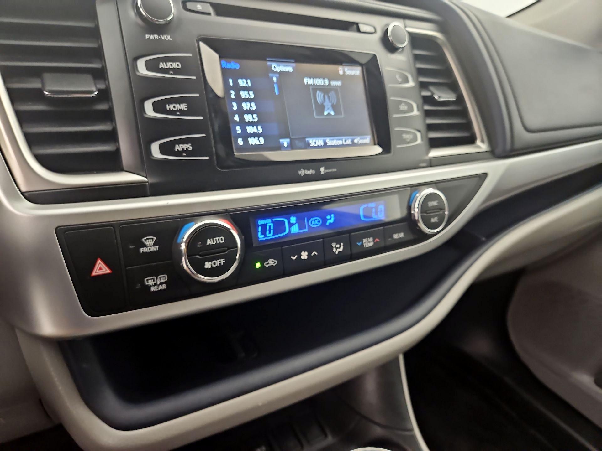 Thumbnail: 2015 Toyota Highlander - 16