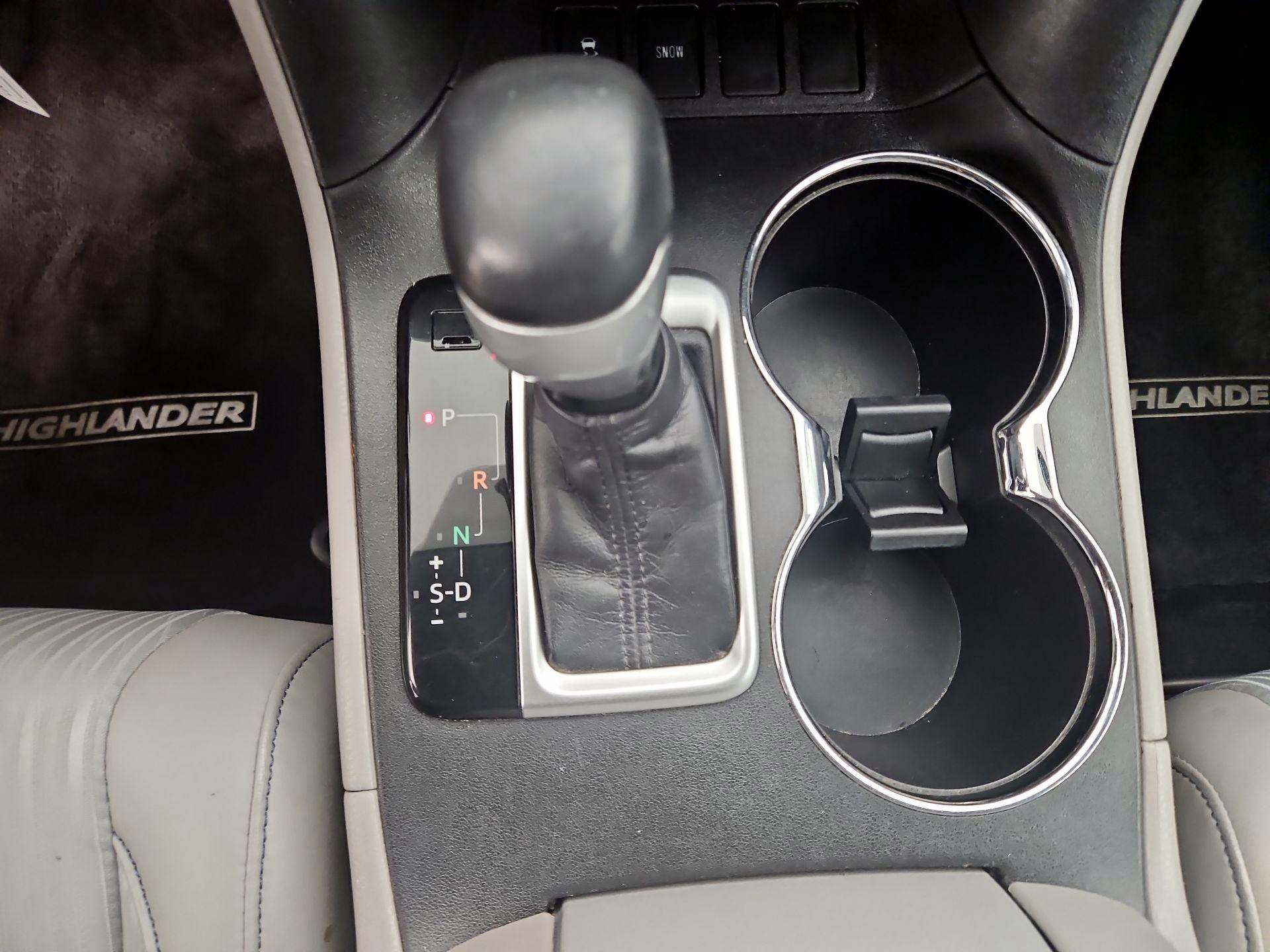 Thumbnail: 2015 Toyota Highlander - 17
