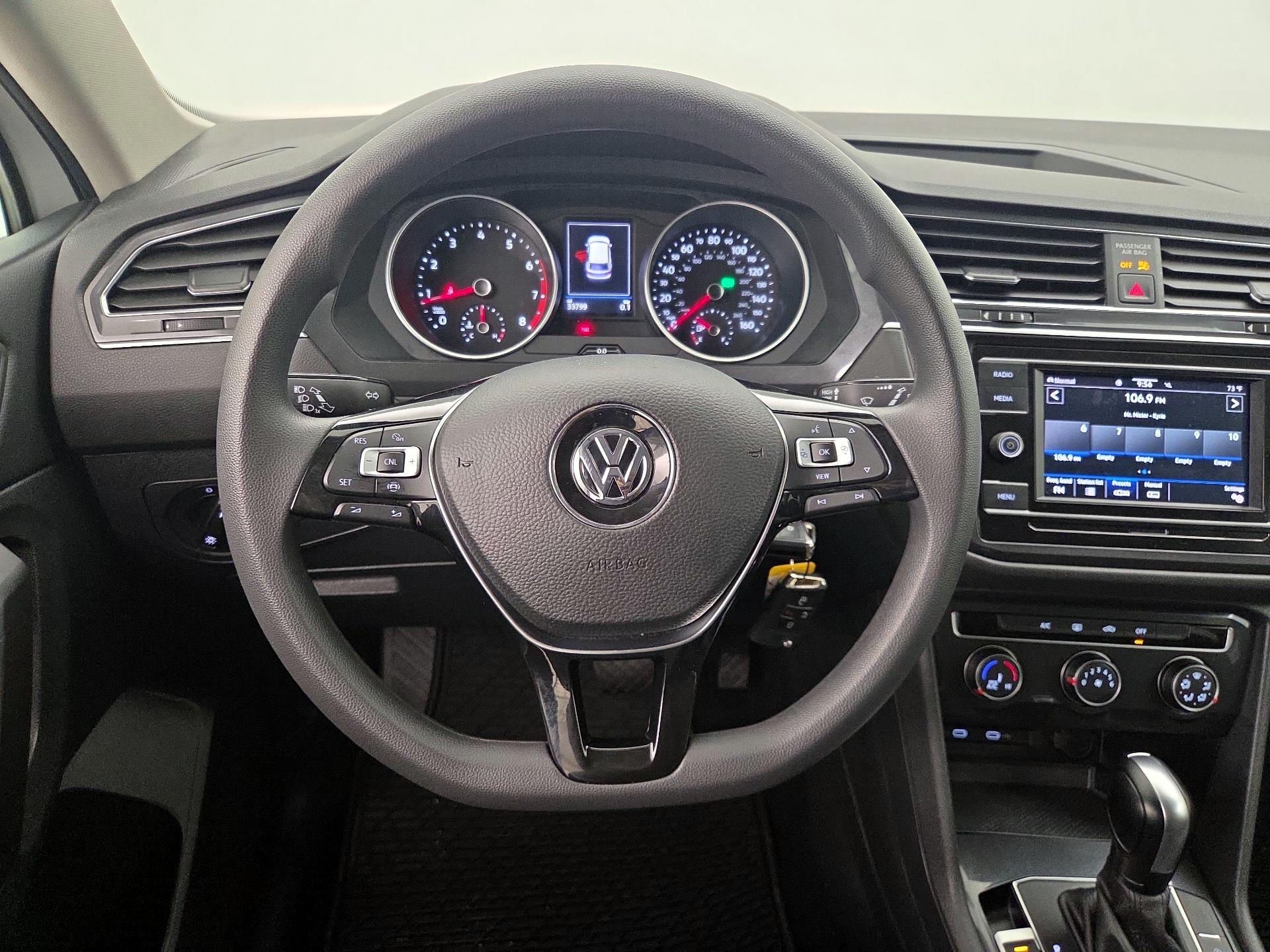 Thumbnail: 2021 Volkswagen Tiguan - 10