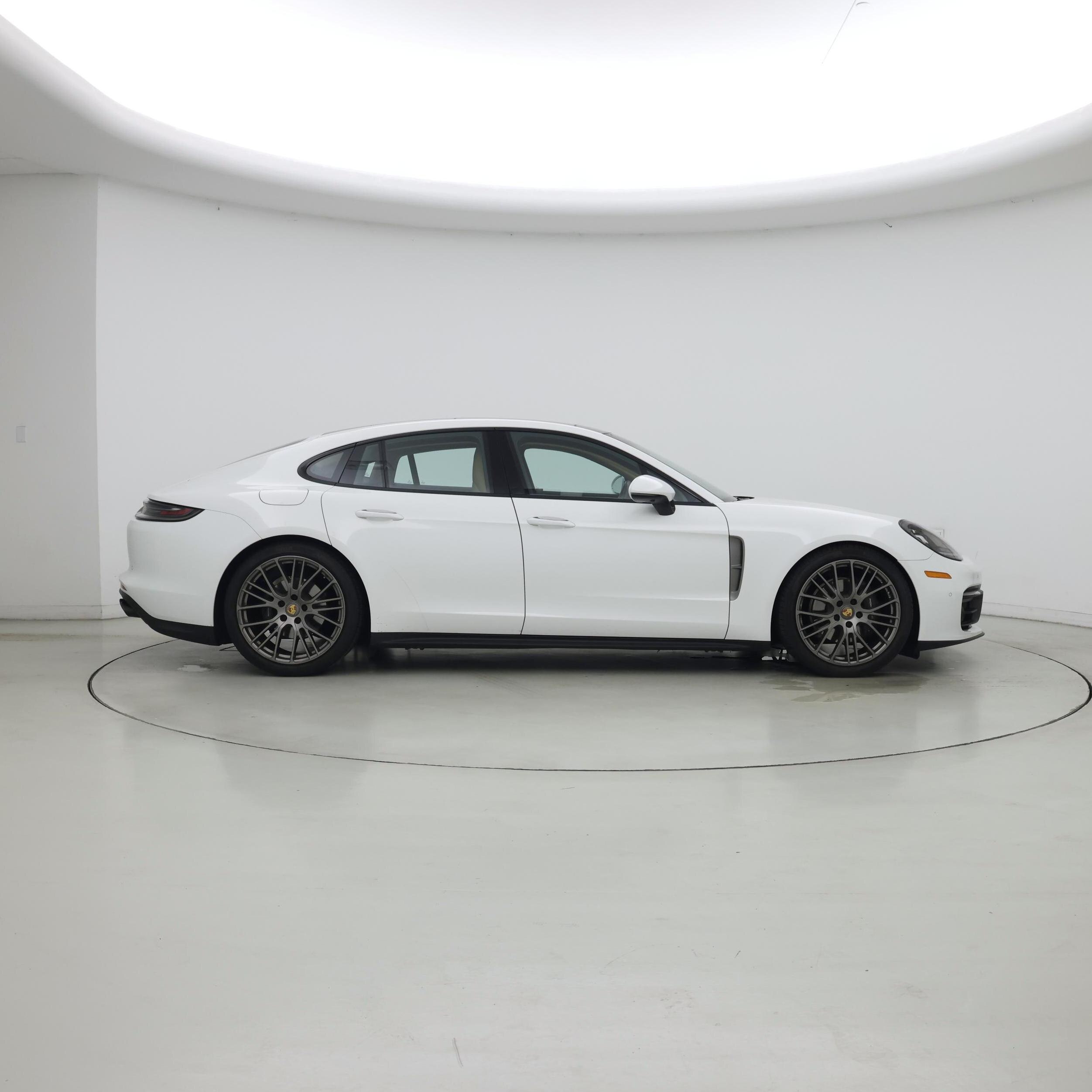 Thumbnail: 2023 Porsche Panamera - 7