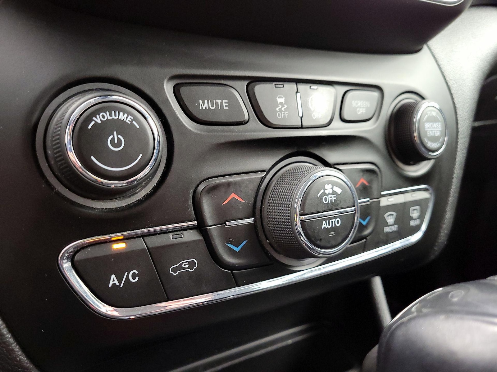 2021 Jeep Cherokee Trailhawk - Photo 17