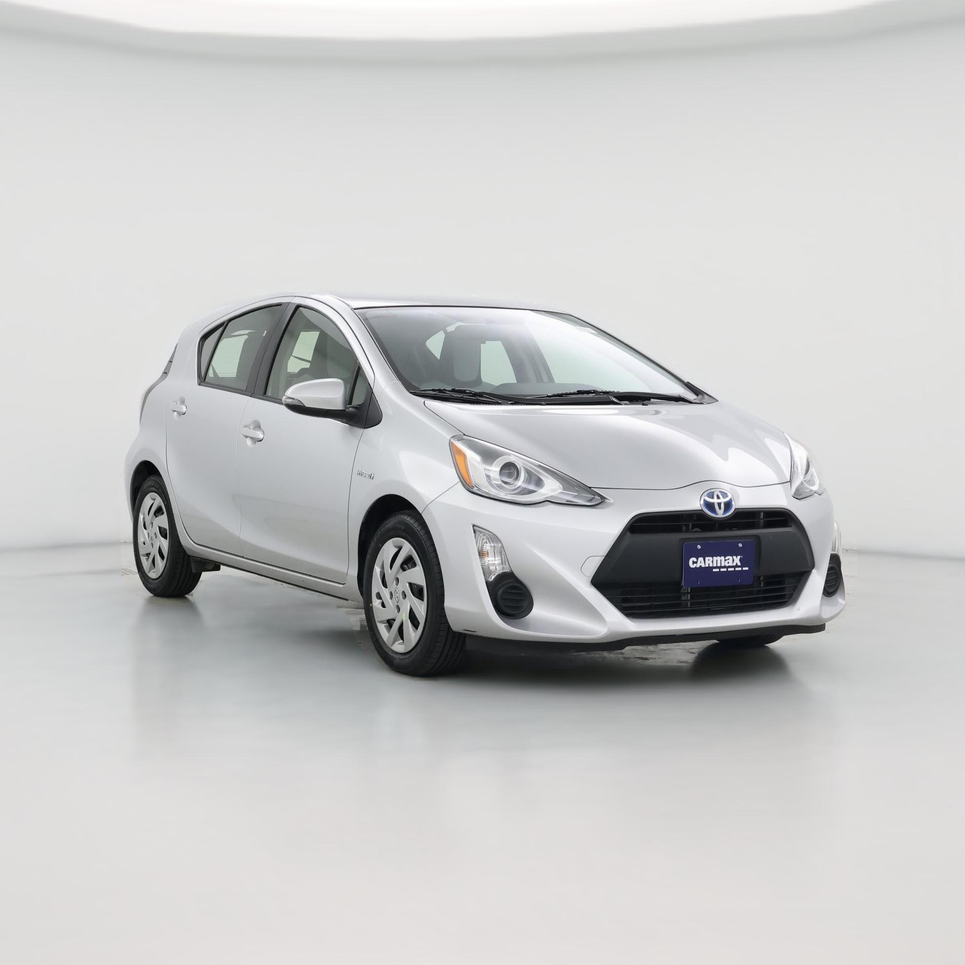 Thumbnail: 2015 Toyota Prius c - 1