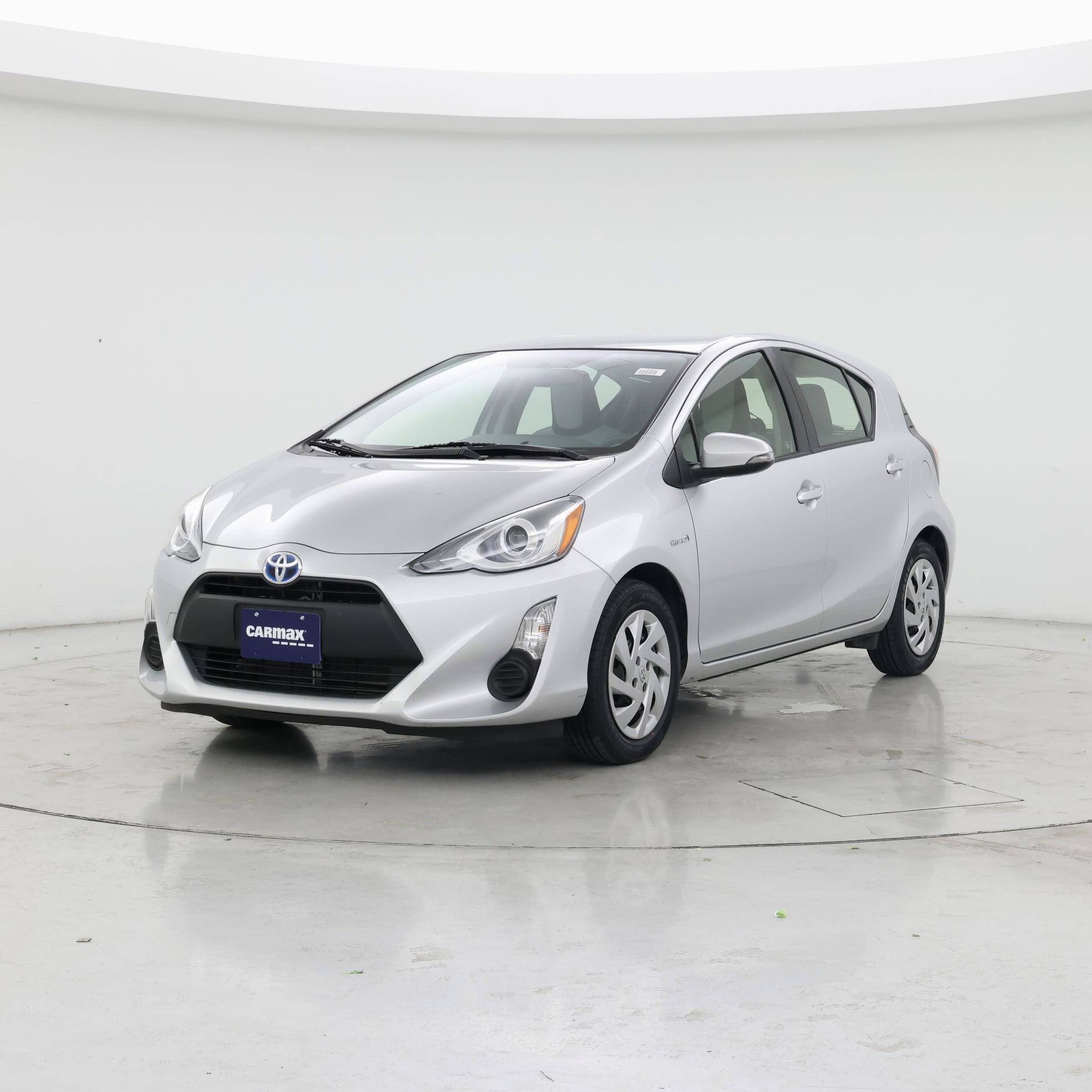 Thumbnail: 2015 Toyota Prius c - 4