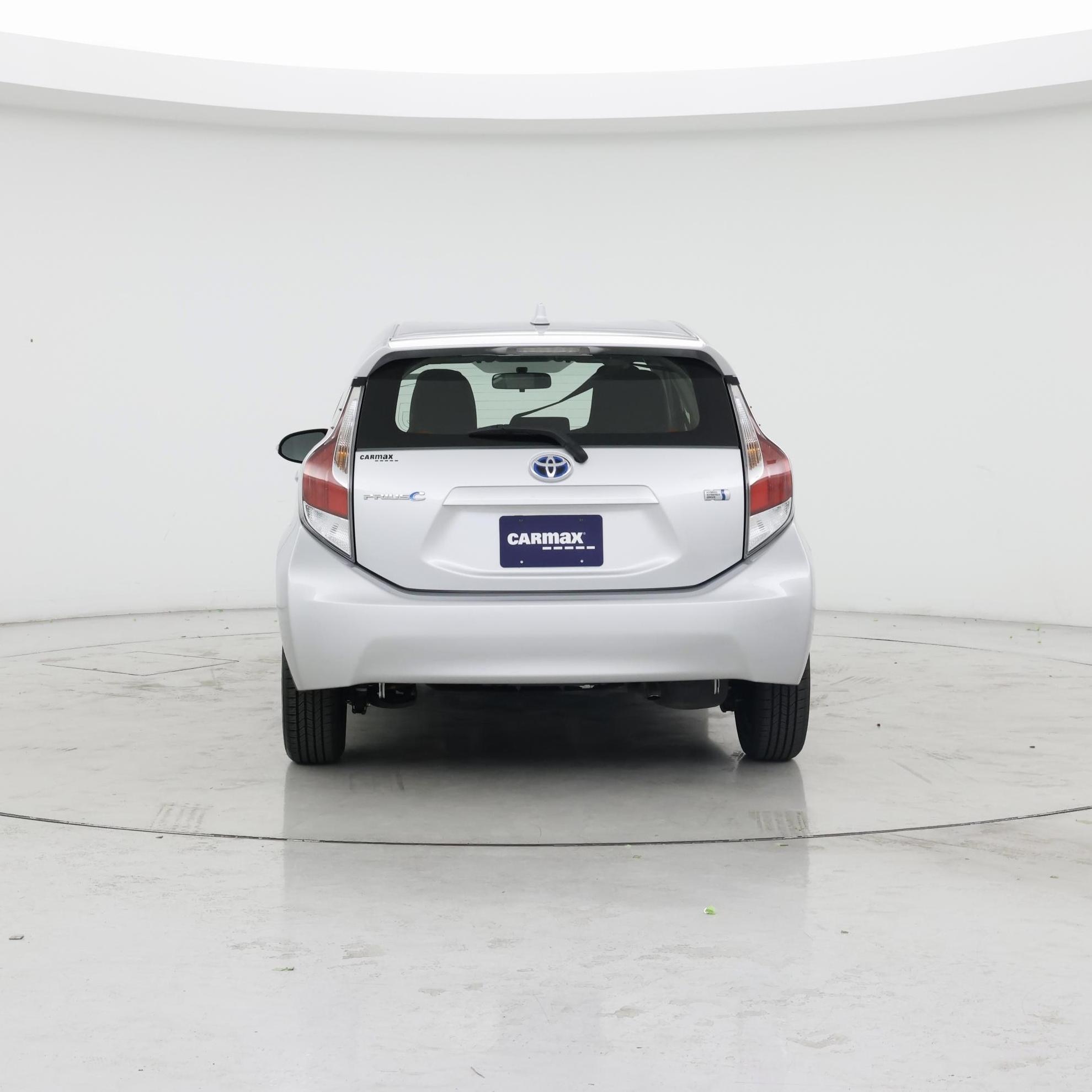 Thumbnail: 2015 Toyota Prius c - 6