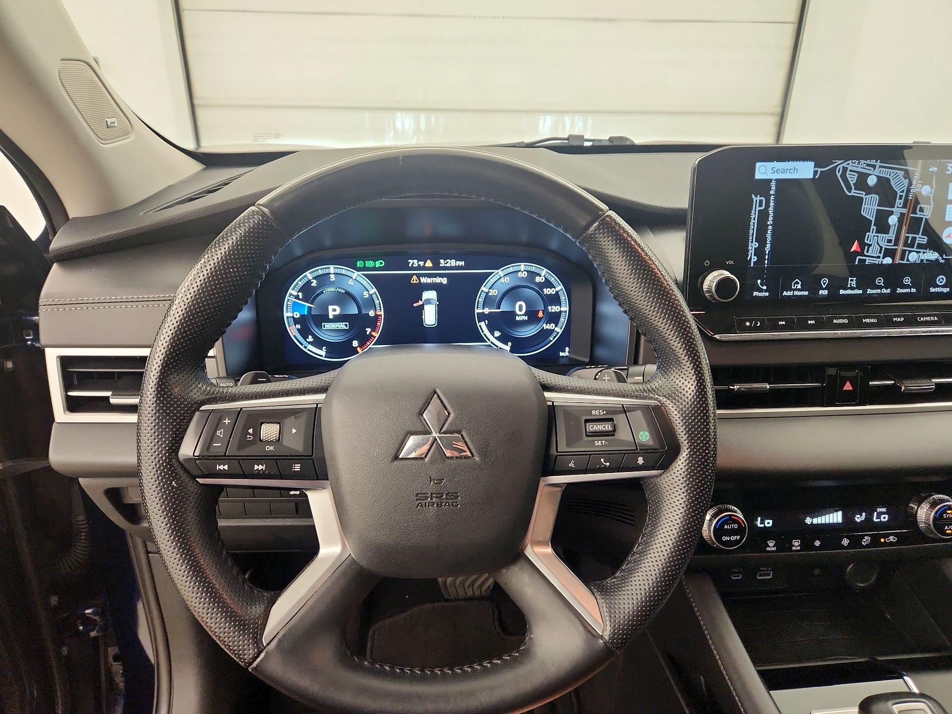 Thumbnail: 2024 Mitsubishi Outlander - 10