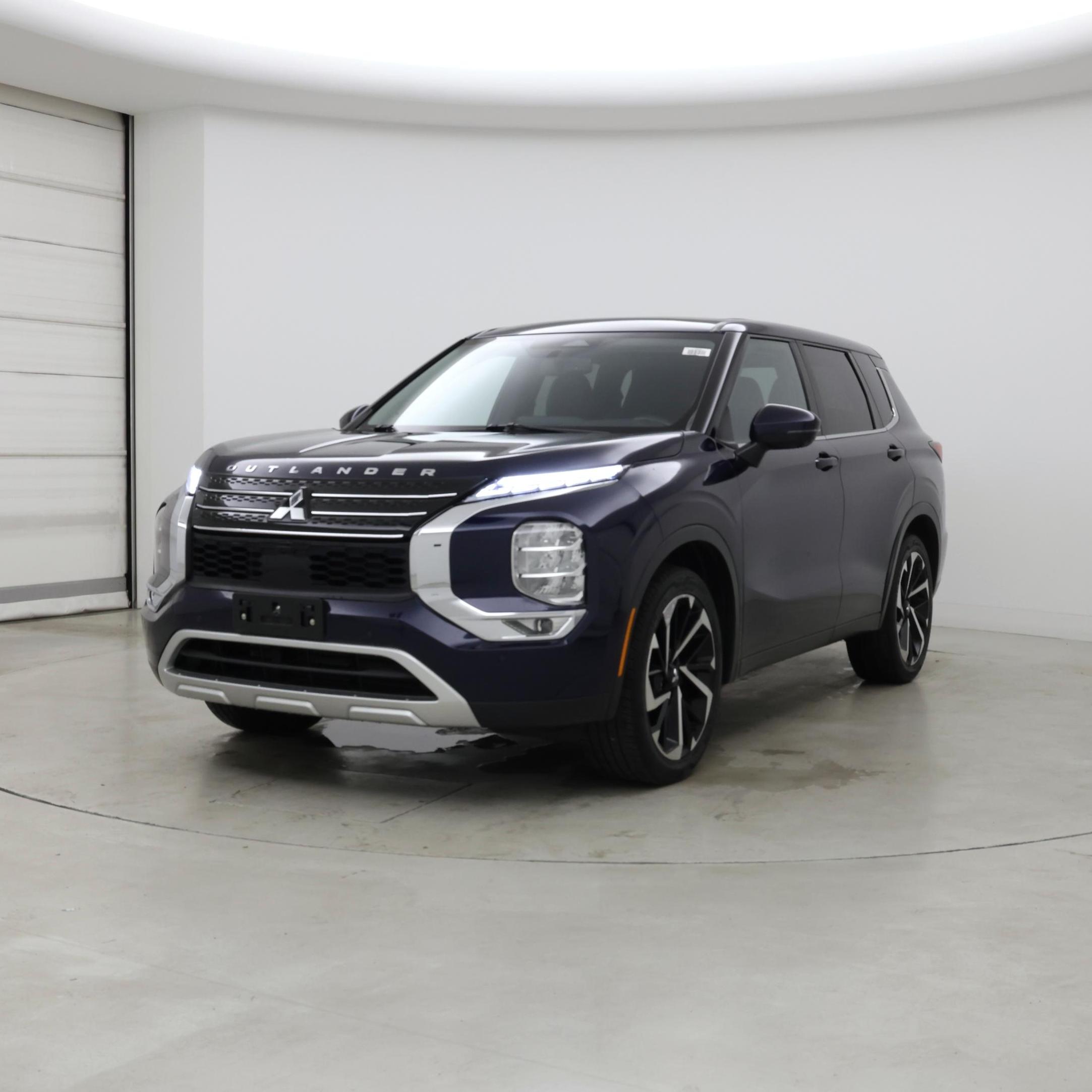 Thumbnail: 2024 Mitsubishi Outlander - 4