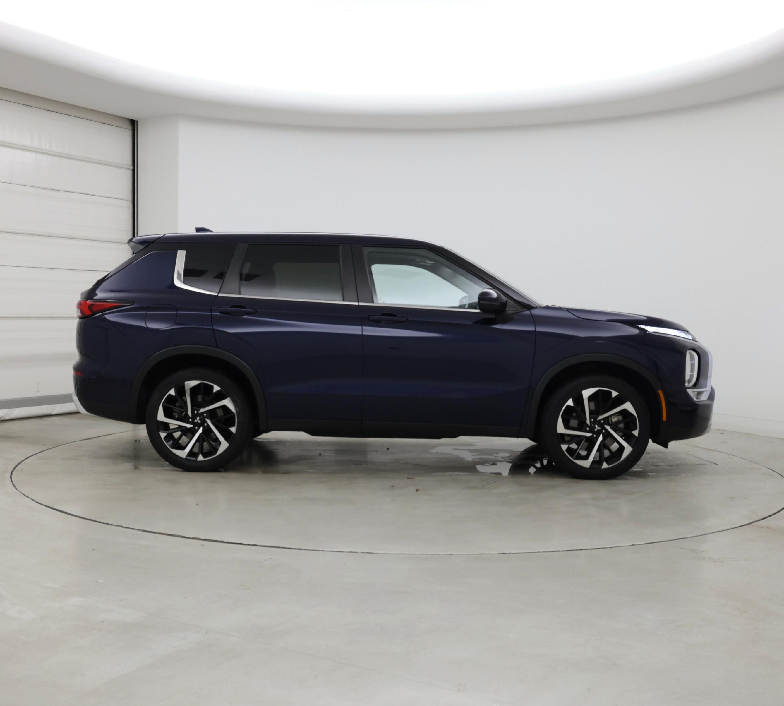 Thumbnail: 2024 Mitsubishi Outlander - 7