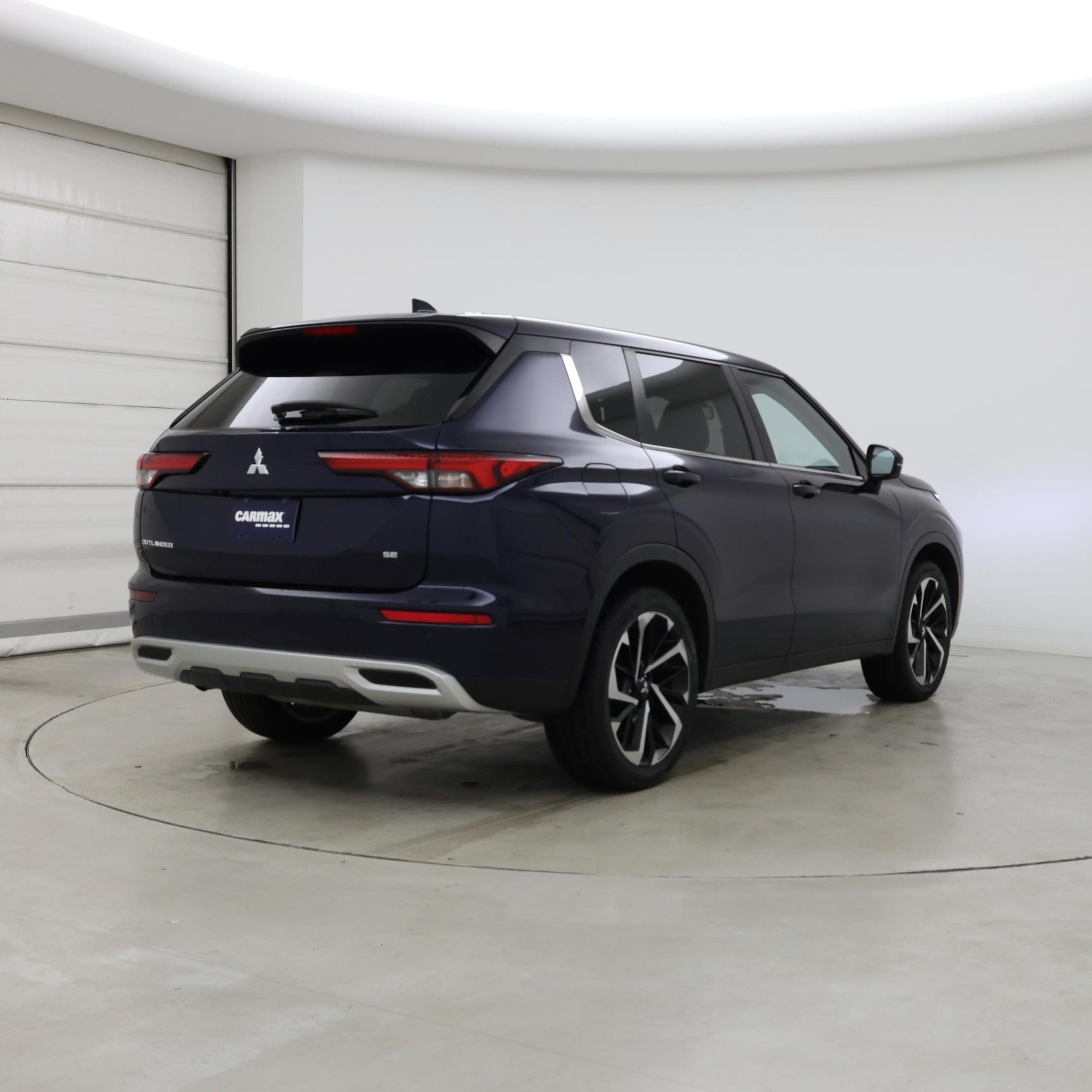 Thumbnail: 2024 Mitsubishi Outlander - 8