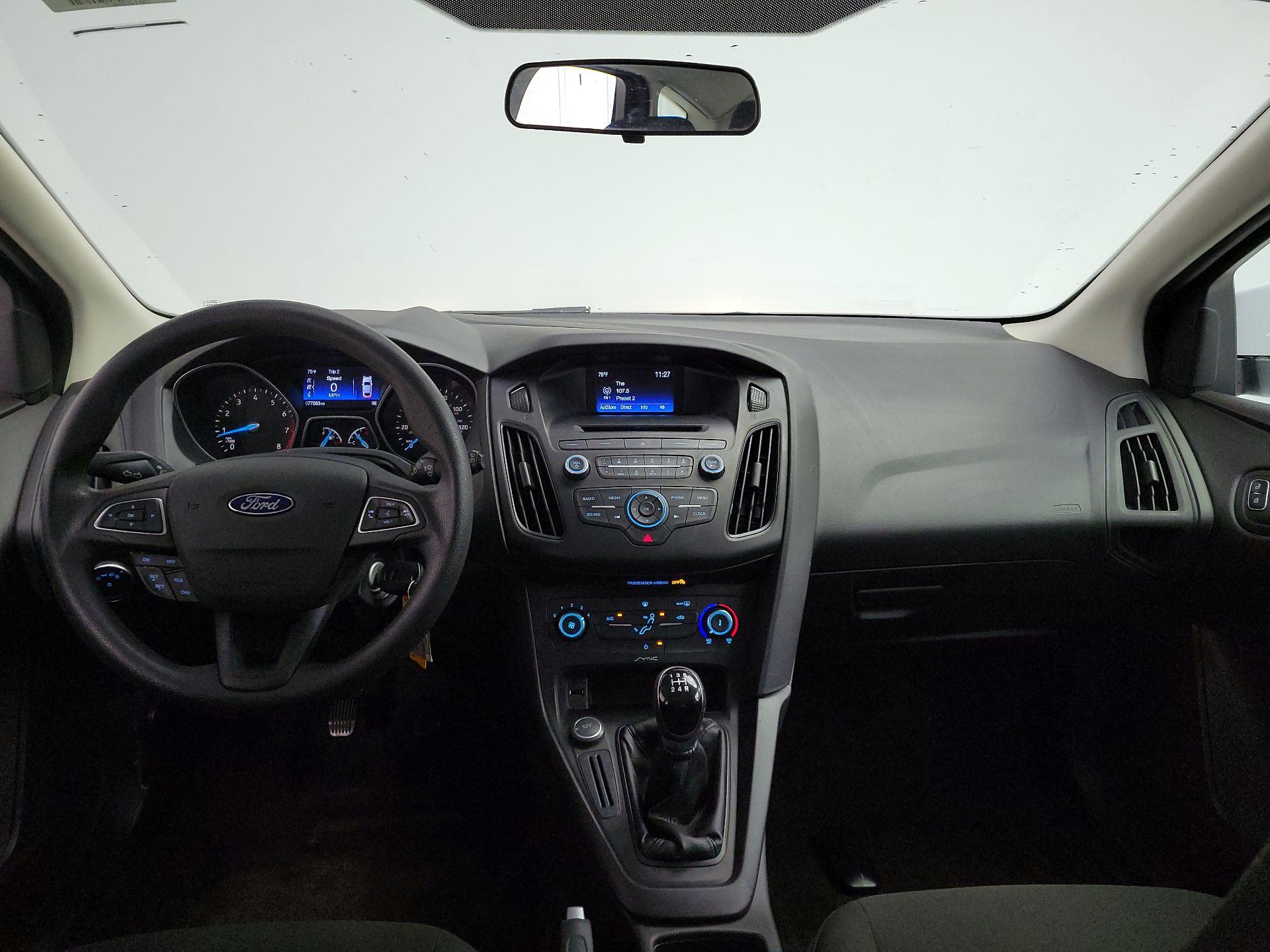Thumbnail: 2016 Ford Focus - 9