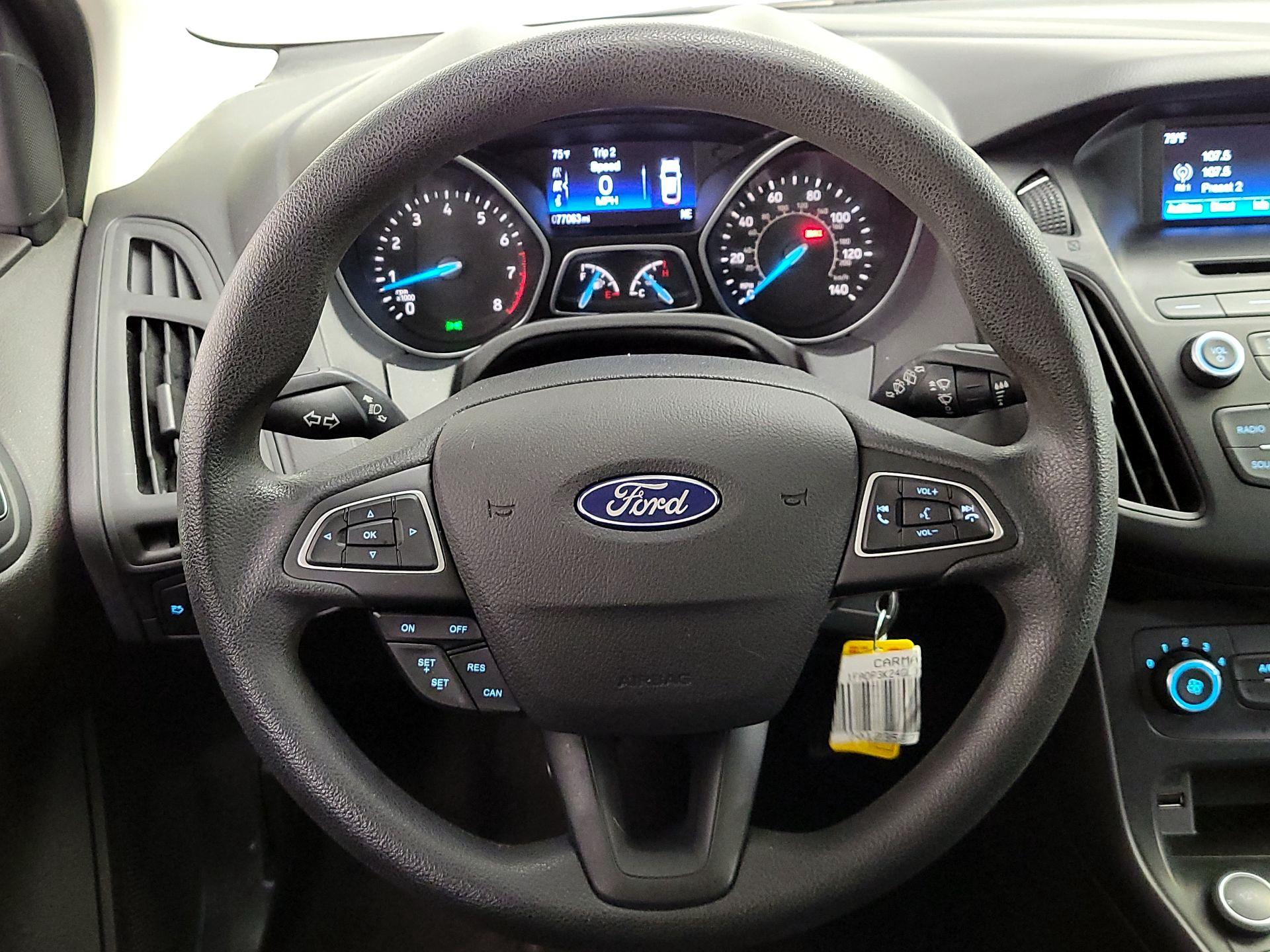 Thumbnail: 2016 Ford Focus - 10