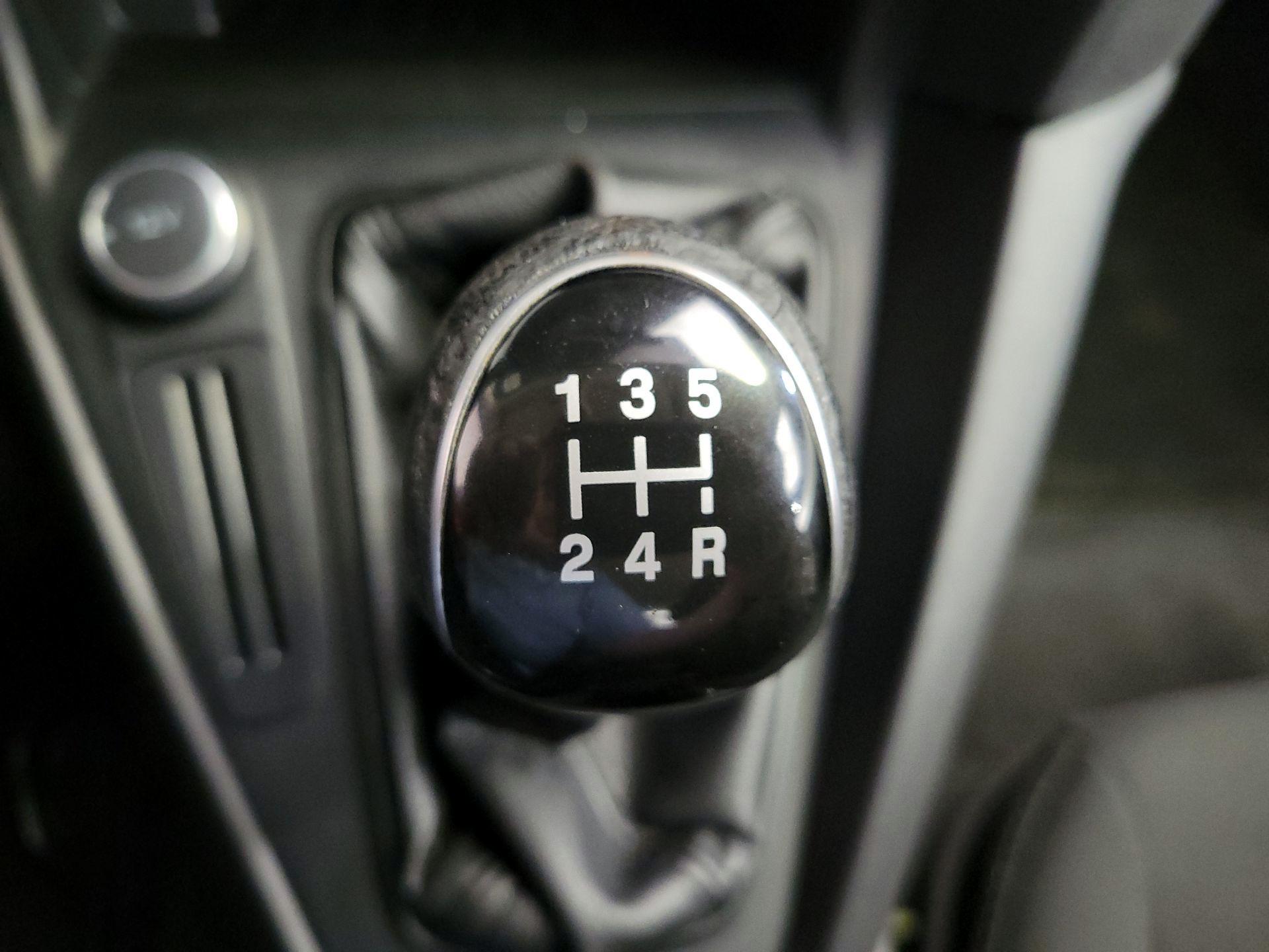 Thumbnail: 2016 Ford Focus - 17