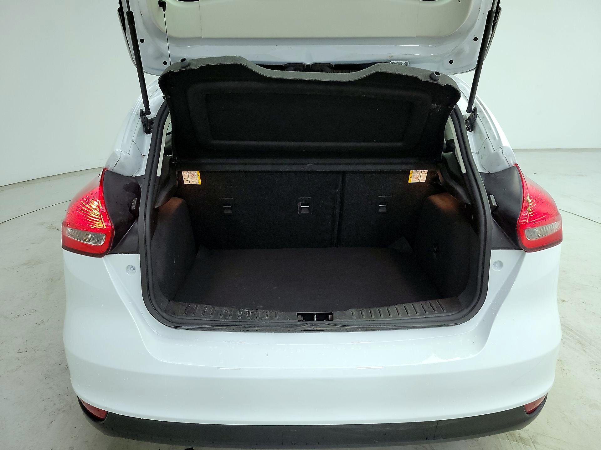 Thumbnail: 2016 Ford Focus - 20