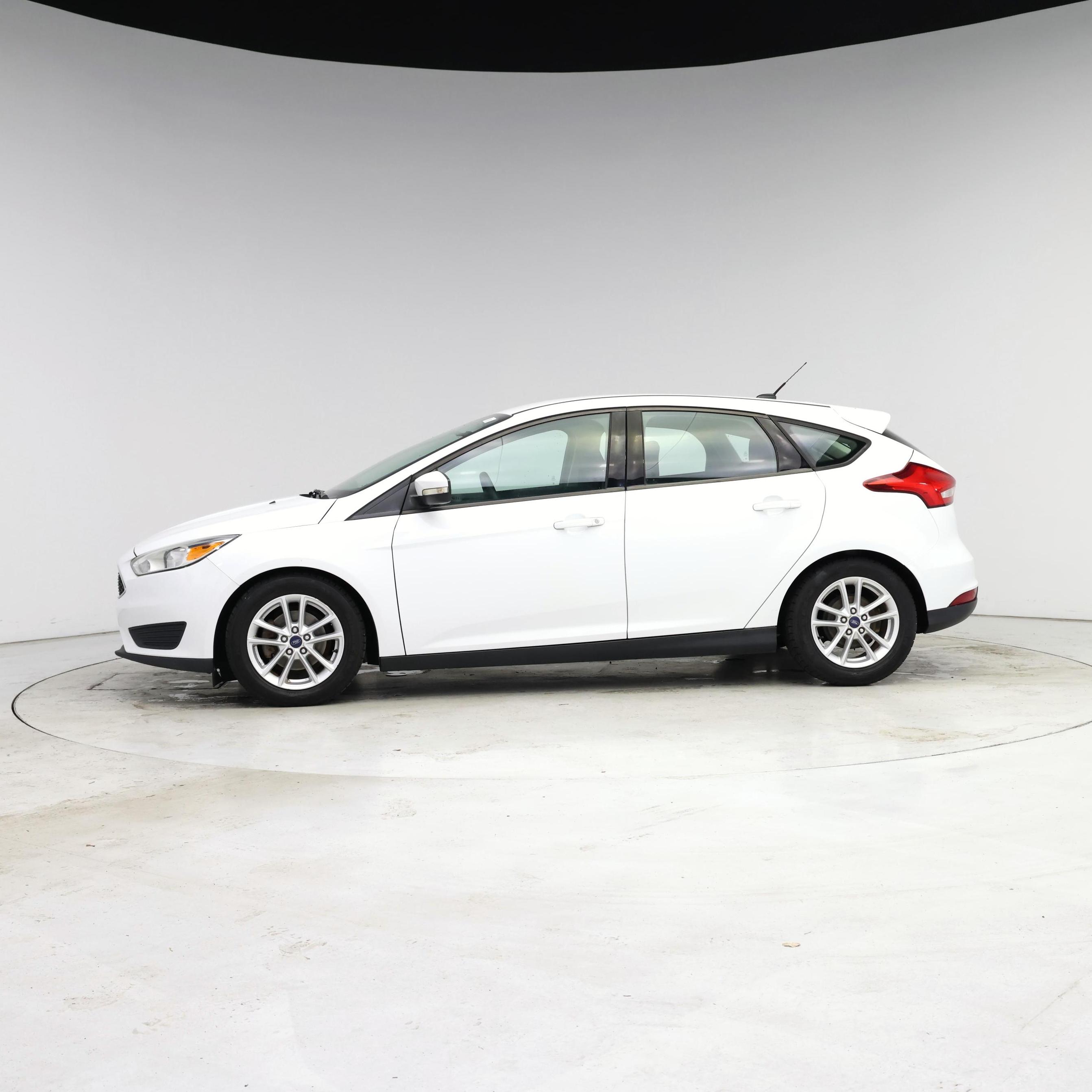 Thumbnail: 2016 Ford Focus - 3