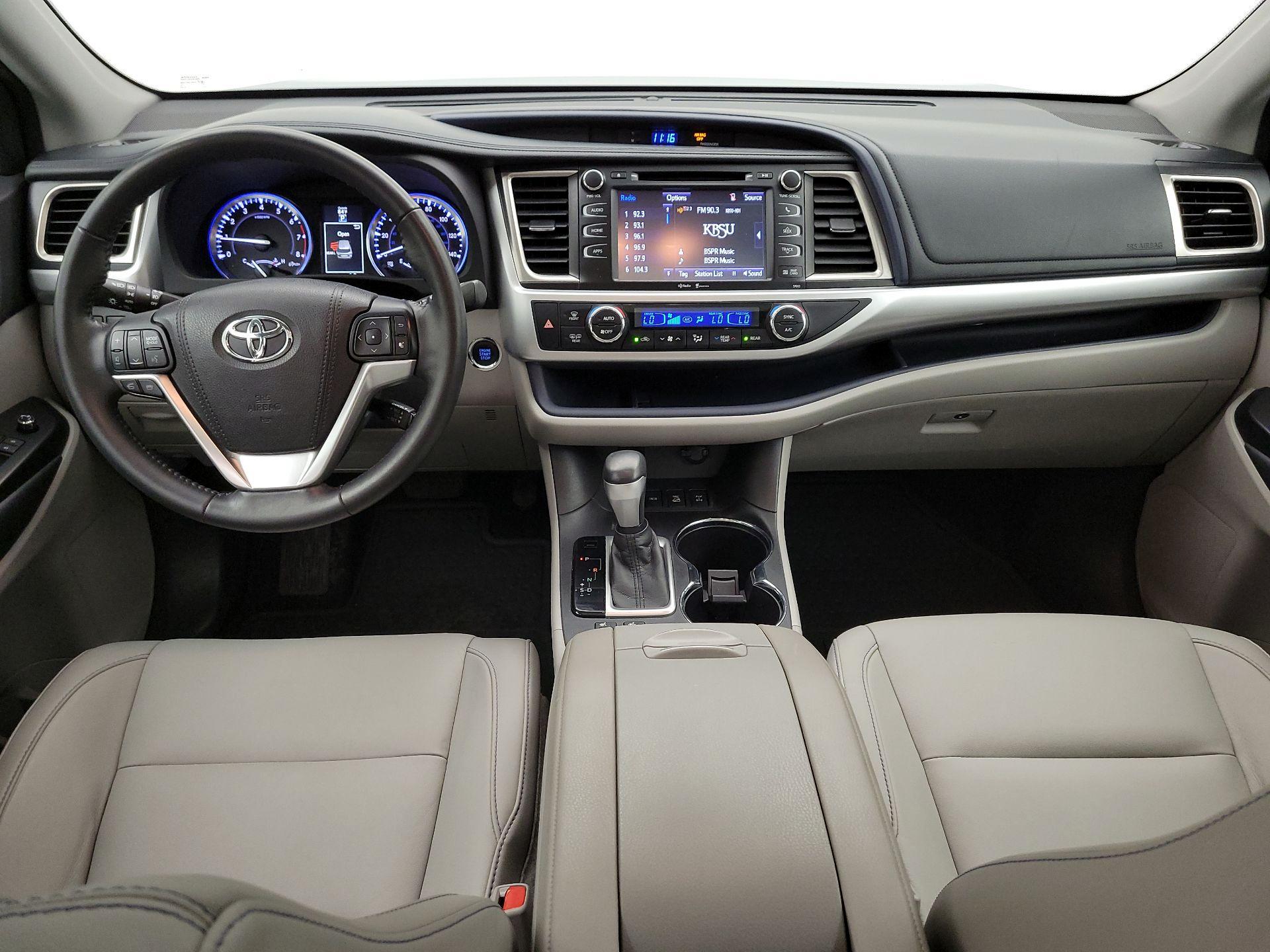 Thumbnail: 2015 Toyota Highlander - 9