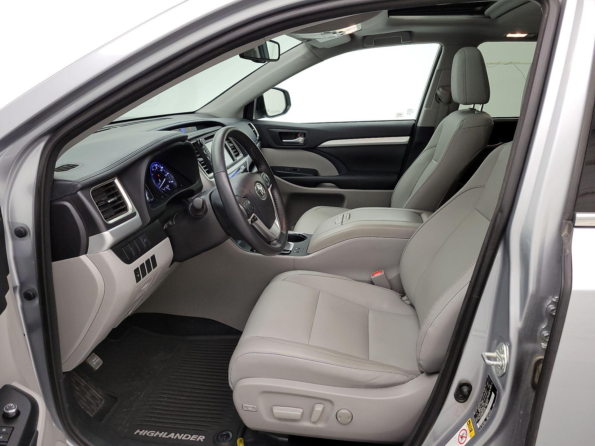 Thumbnail: 2015 Toyota Highlander - 11