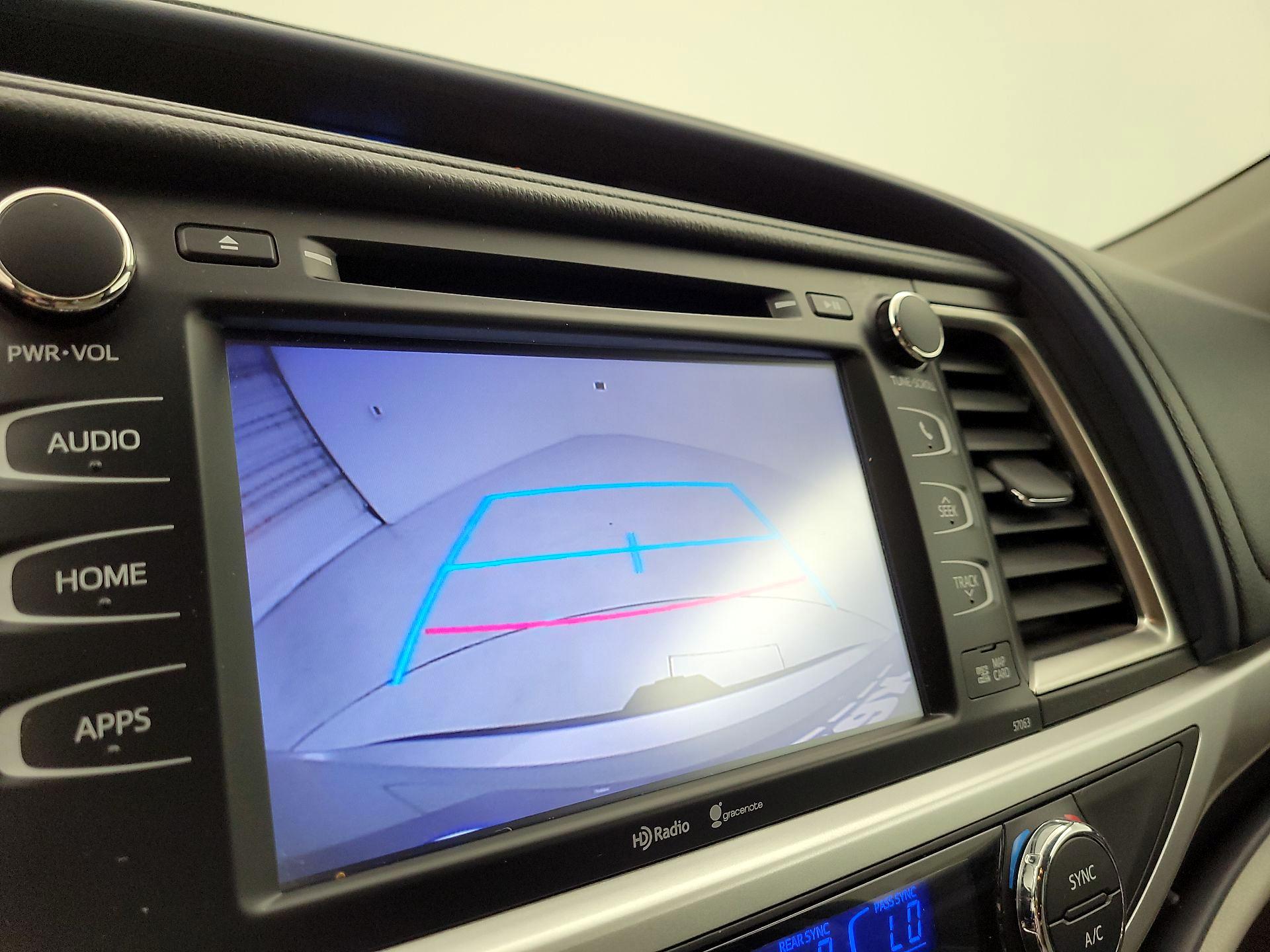 Thumbnail: 2015 Toyota Highlander - 14
