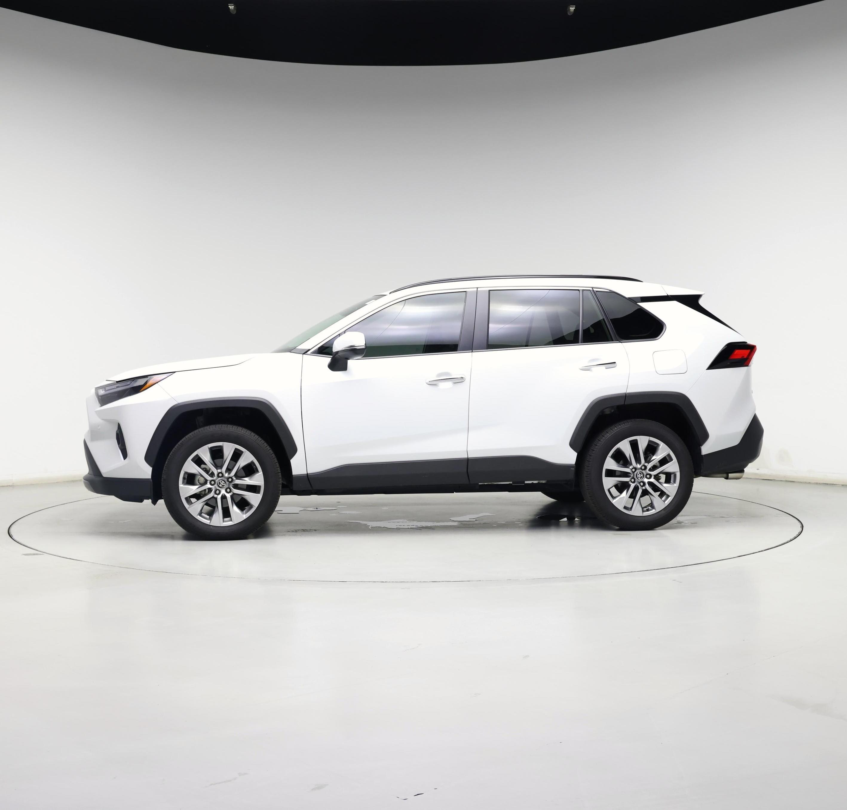 Thumbnail: 2025 Toyota RAV4 - 3