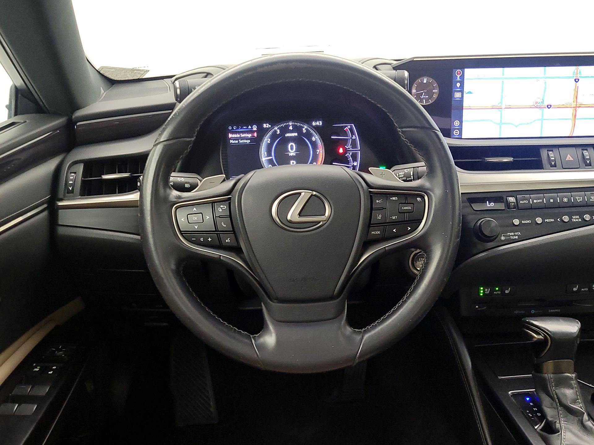 Thumbnail: 2019 Lexus ES - 10