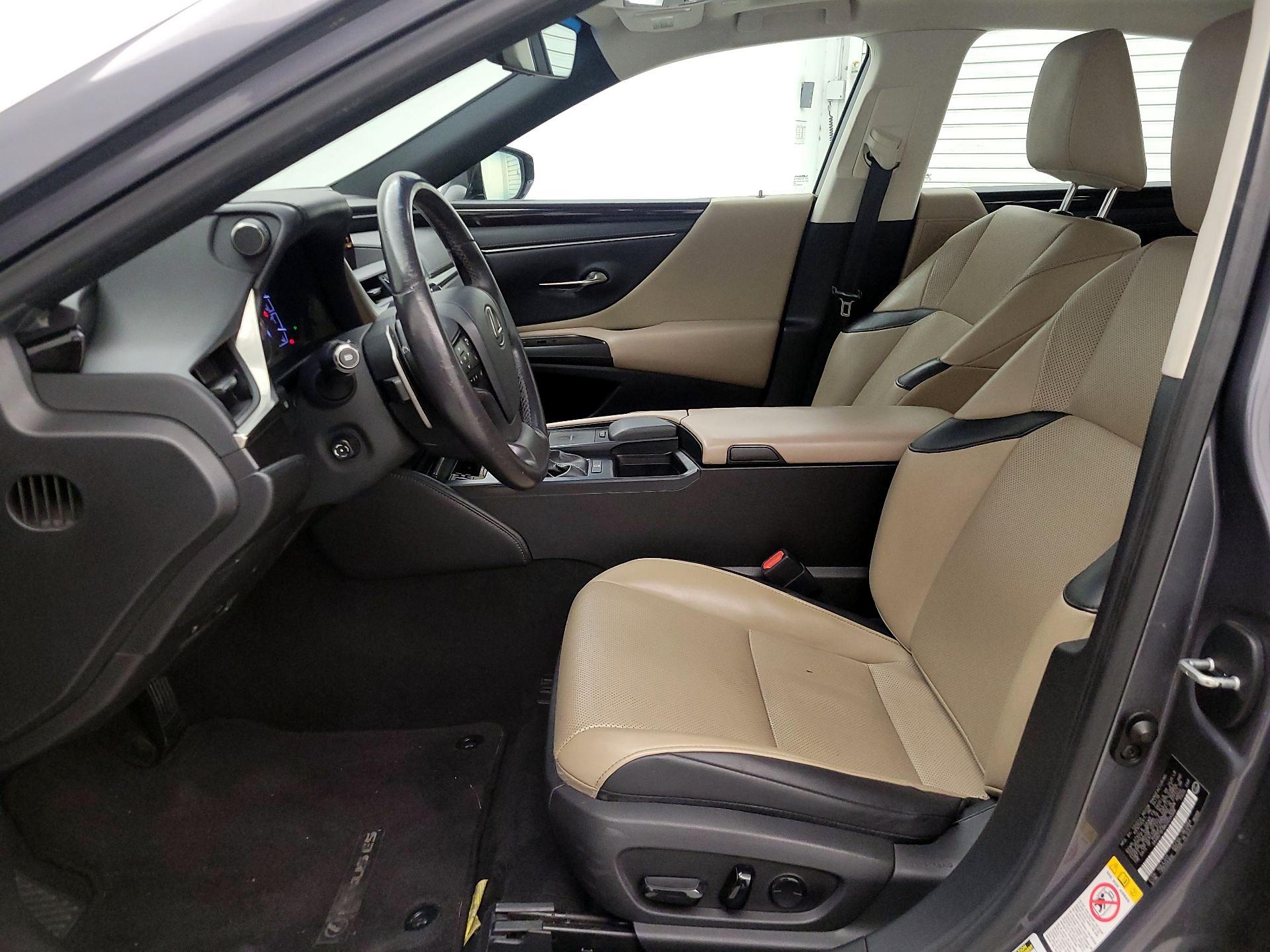 Thumbnail: 2019 Lexus ES - 11