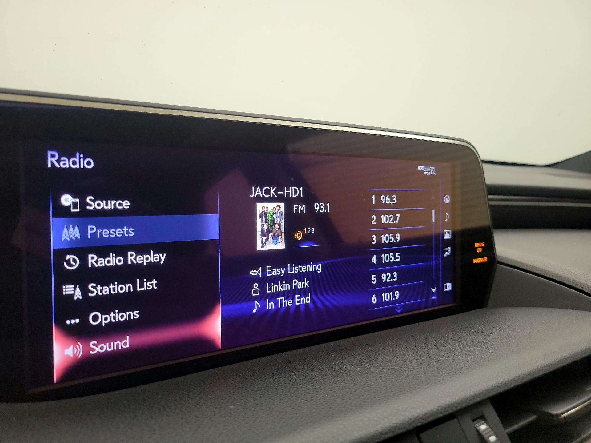 Thumbnail: 2019 Lexus ES - 16