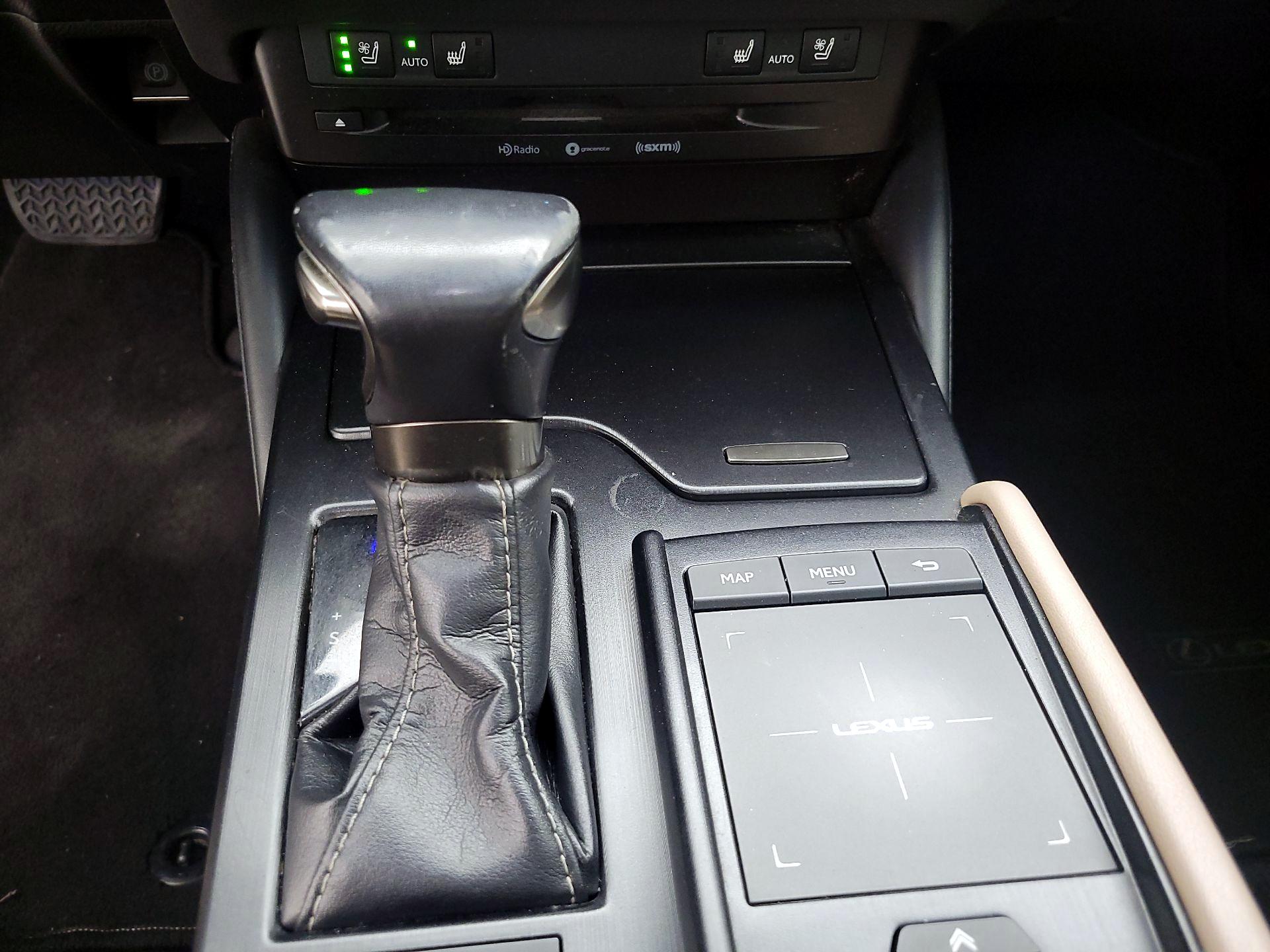 Thumbnail: 2019 Lexus ES - 18