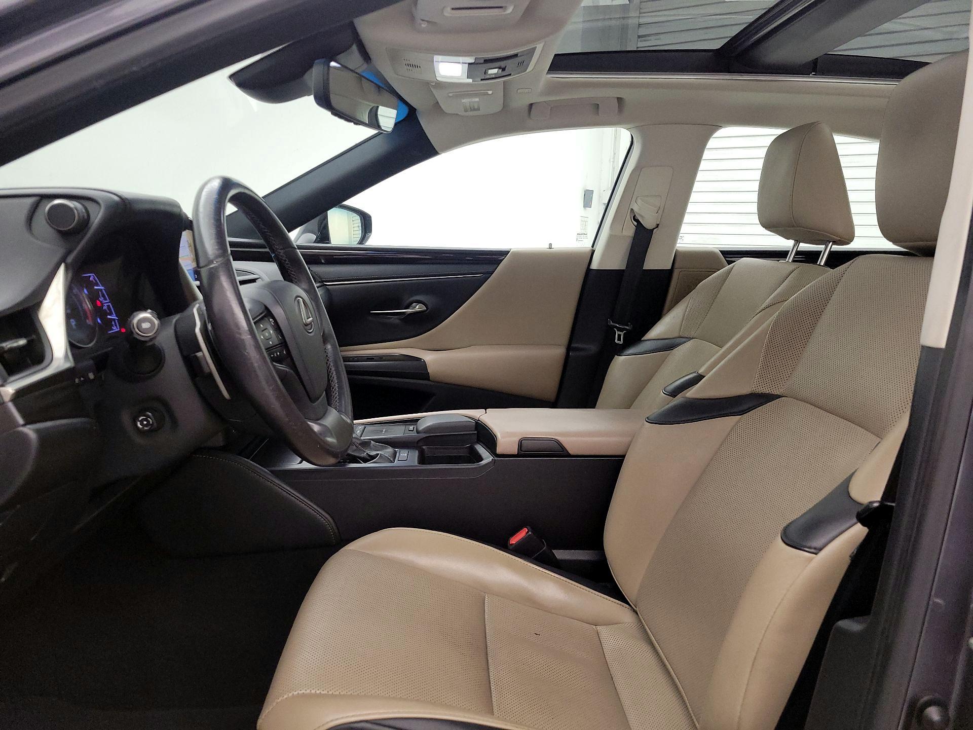 Thumbnail: 2019 Lexus ES - 20