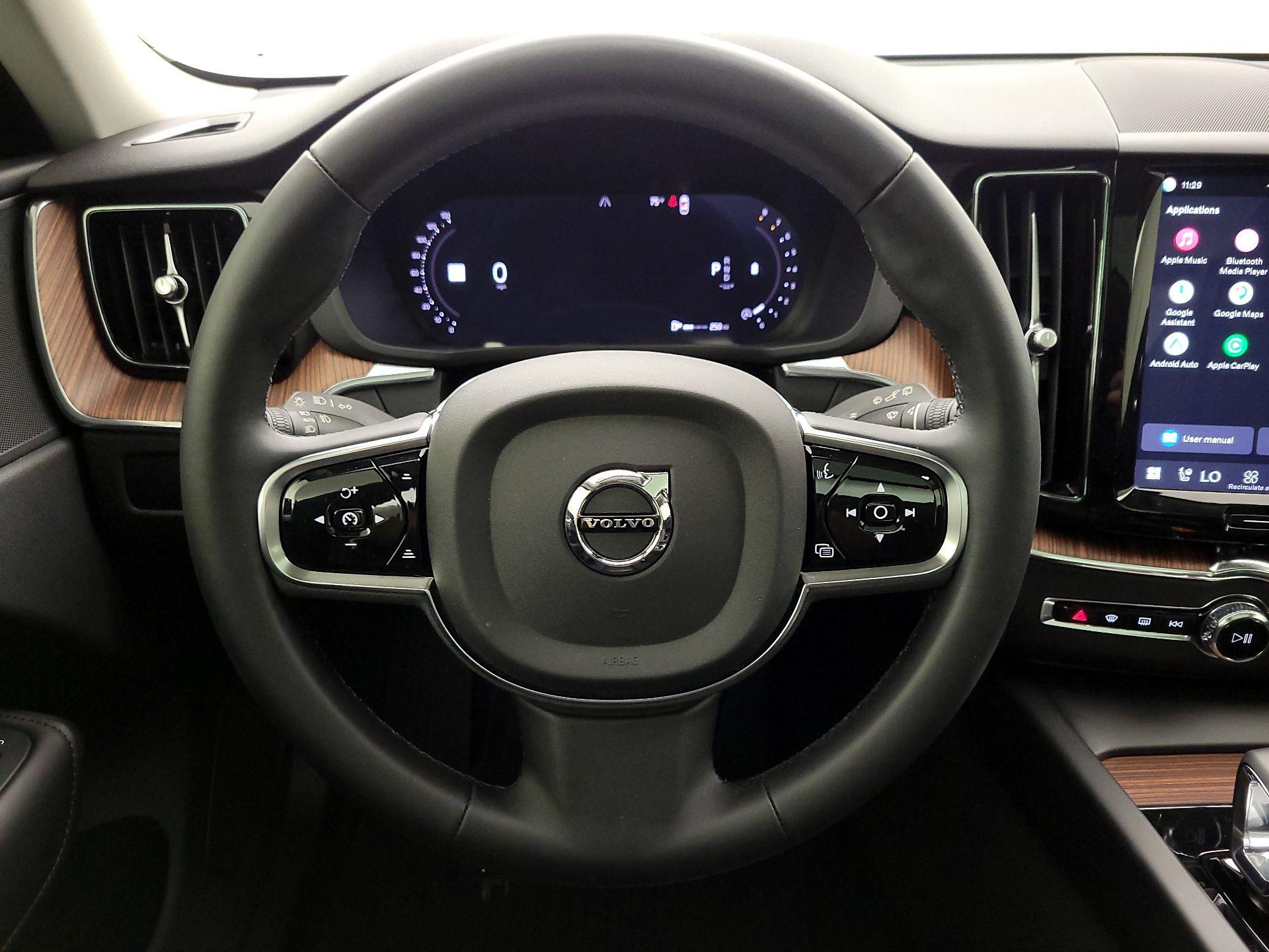 Thumbnail: 2024 Volvo XC60 - 10