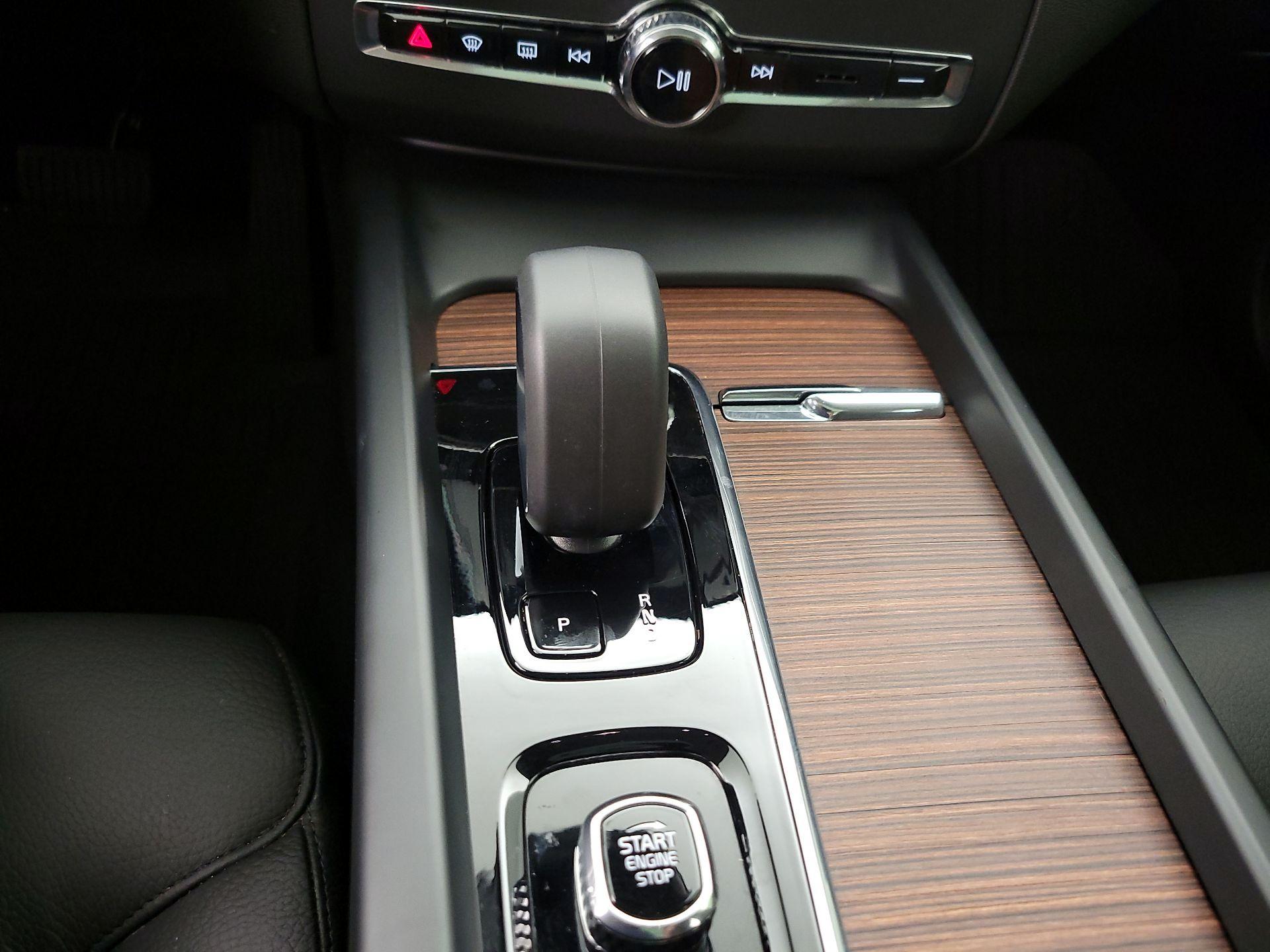 Thumbnail: 2024 Volvo XC60 - 17