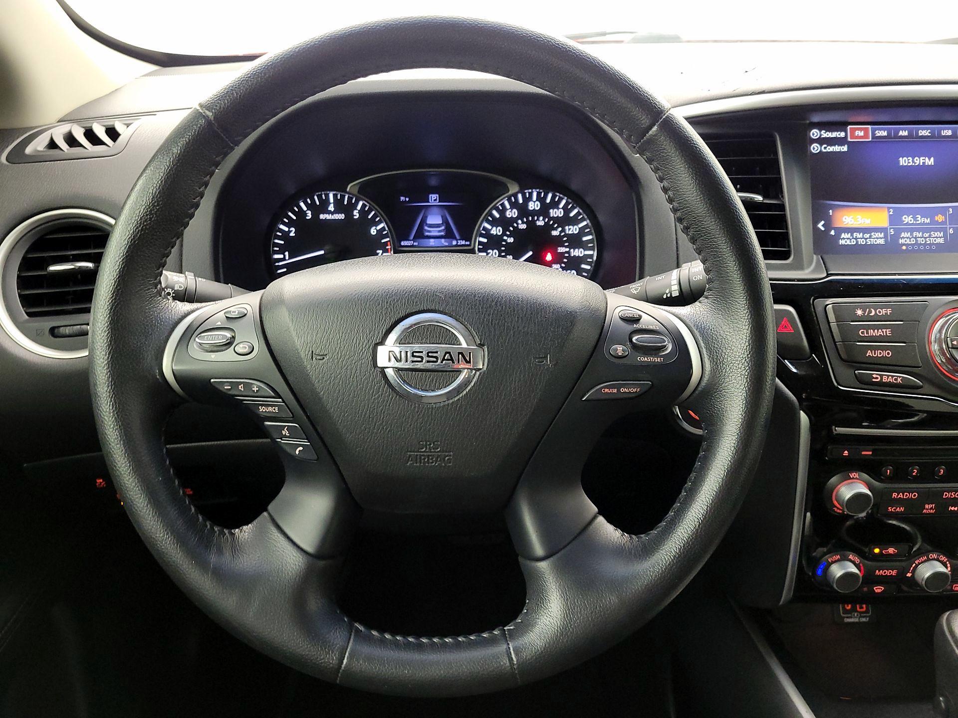 Thumbnail: 2020 Nissan Pathfinder - 10