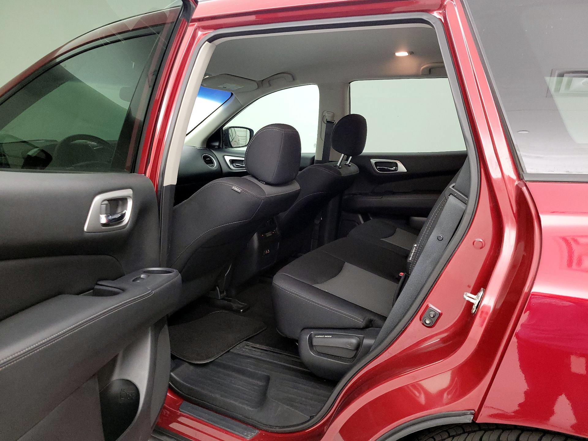 Thumbnail: 2020 Nissan Pathfinder - 19