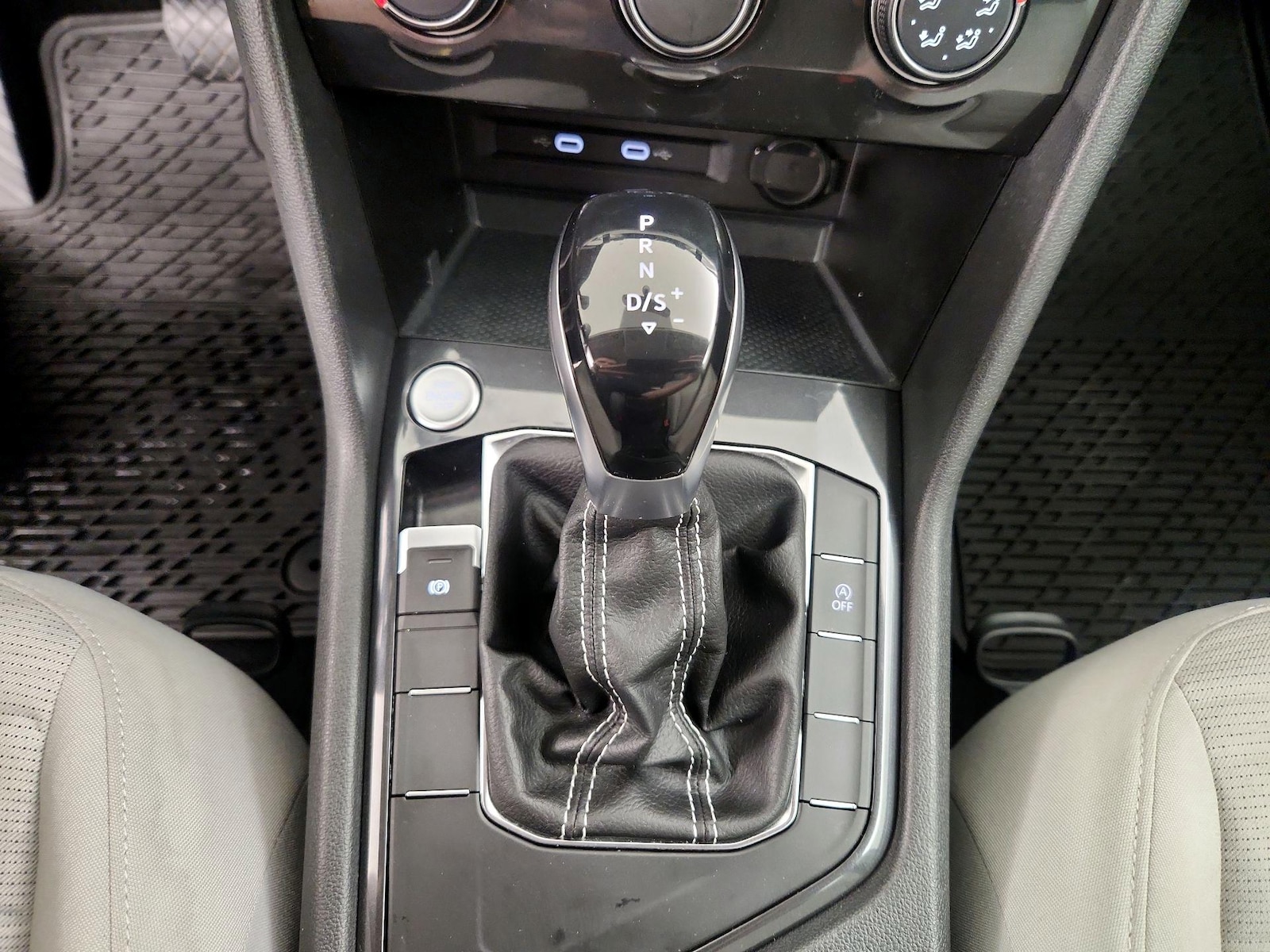 2022 Volkswagen Tiguan S - Photo 18