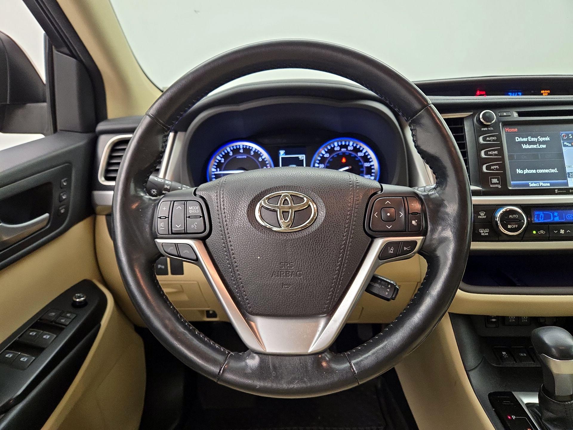Thumbnail: 2017 Toyota Highlander - 10