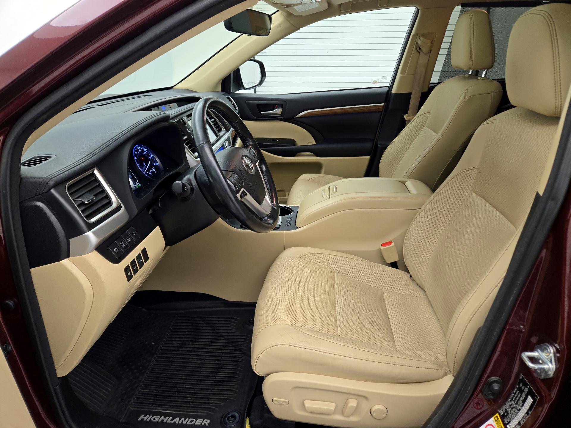 Thumbnail: 2017 Toyota Highlander - 11