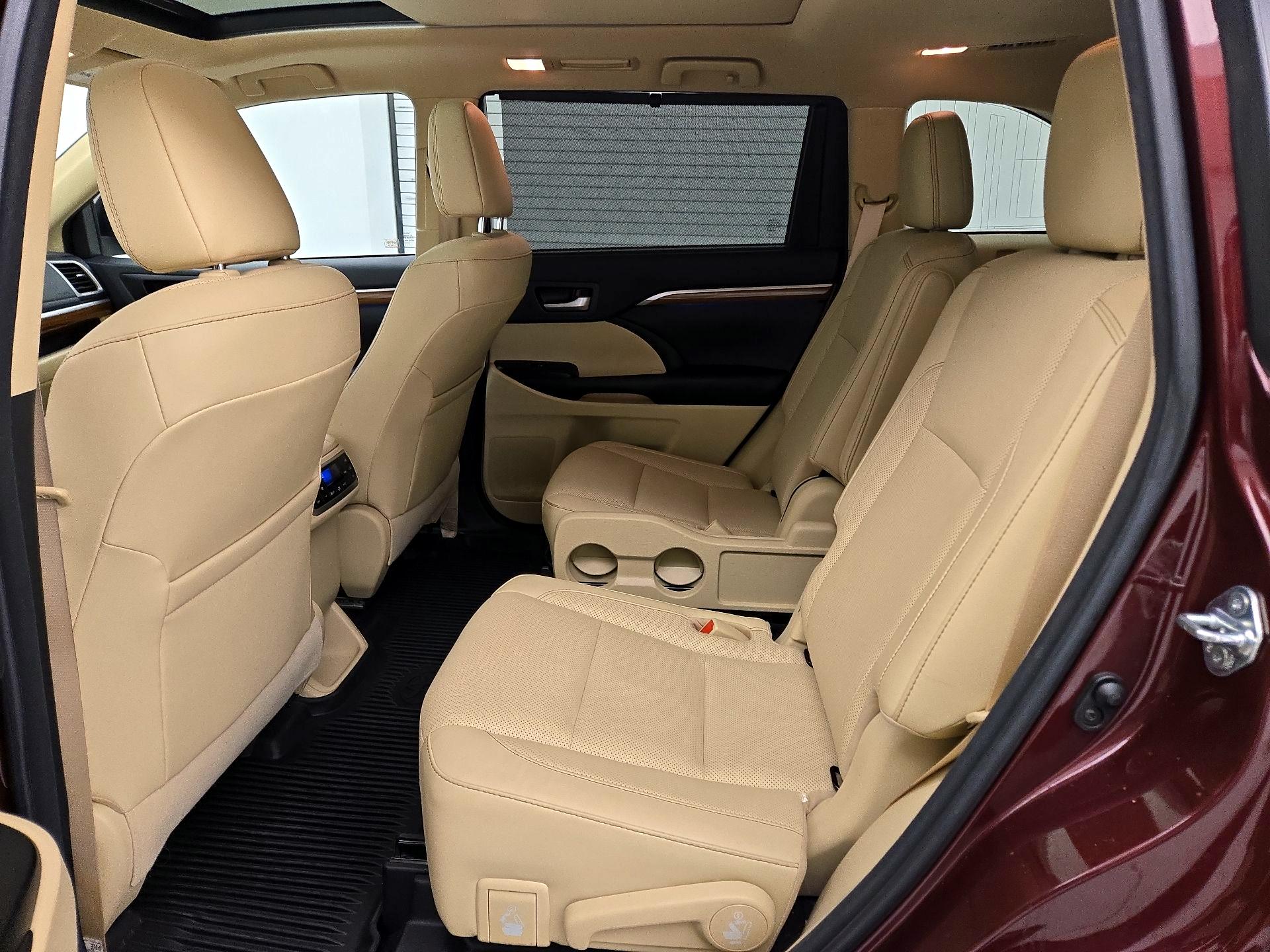 Thumbnail: 2017 Toyota Highlander - 20