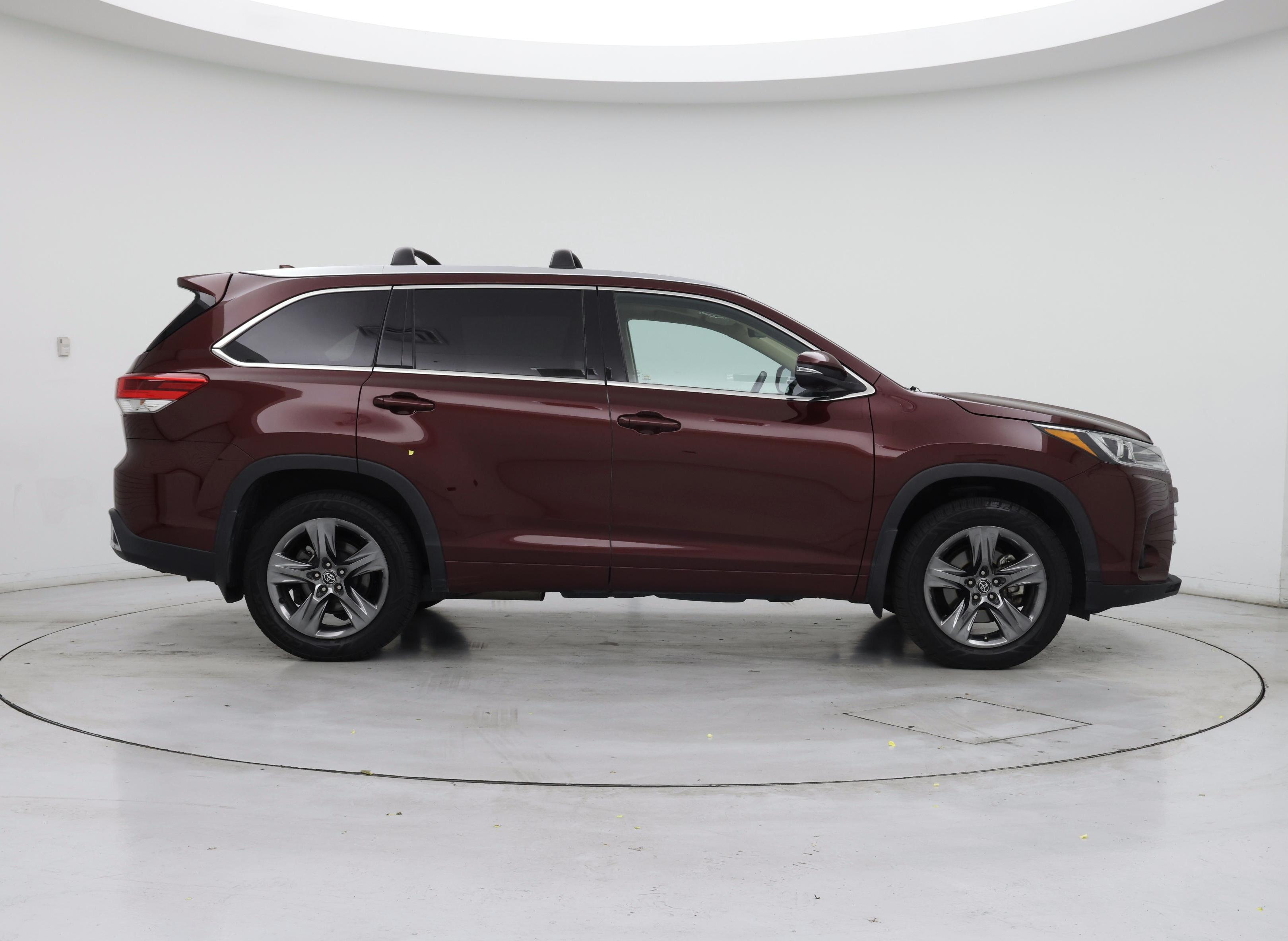 Thumbnail: 2017 Toyota Highlander - 7
