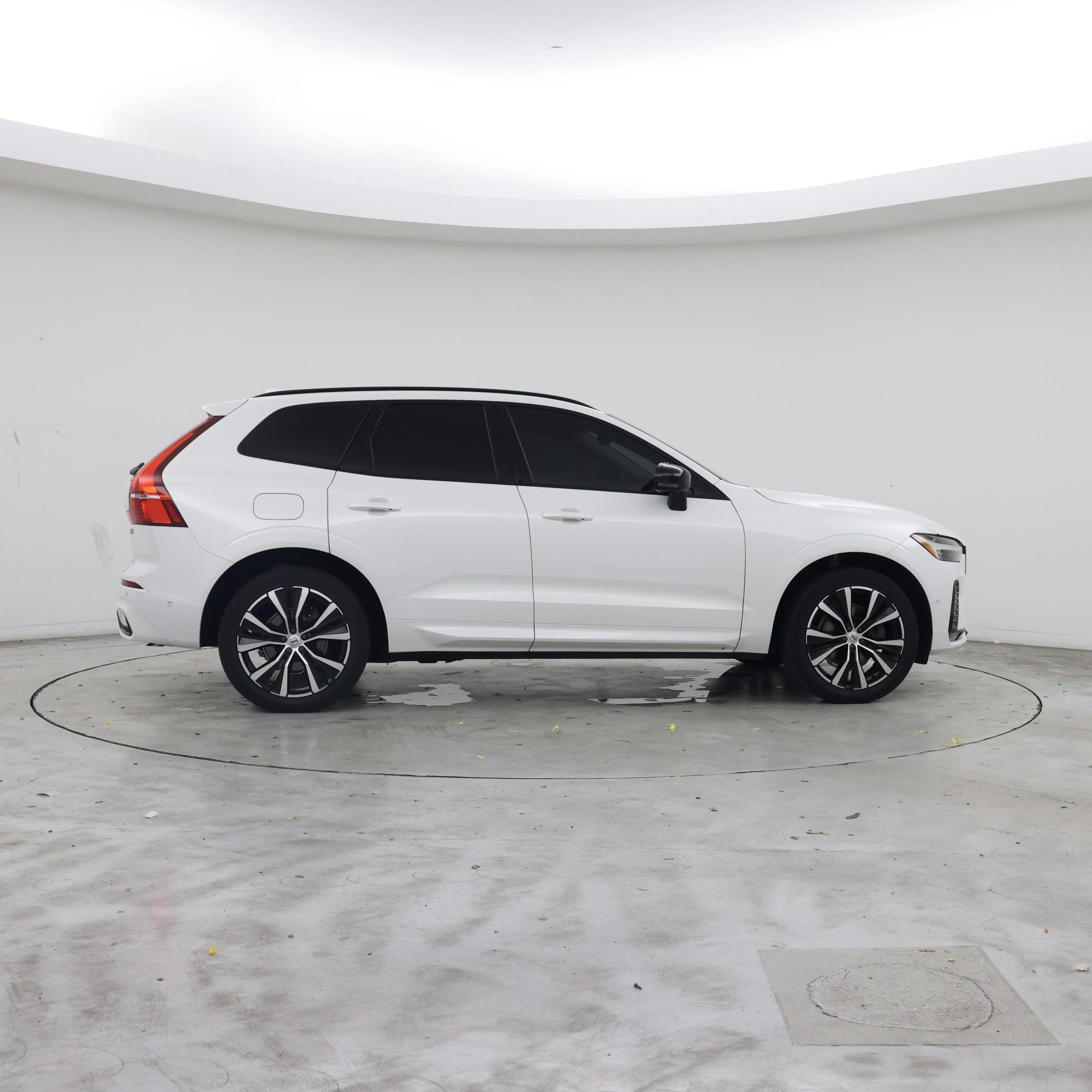 Thumbnail: 2024 Volvo XC60 - 7