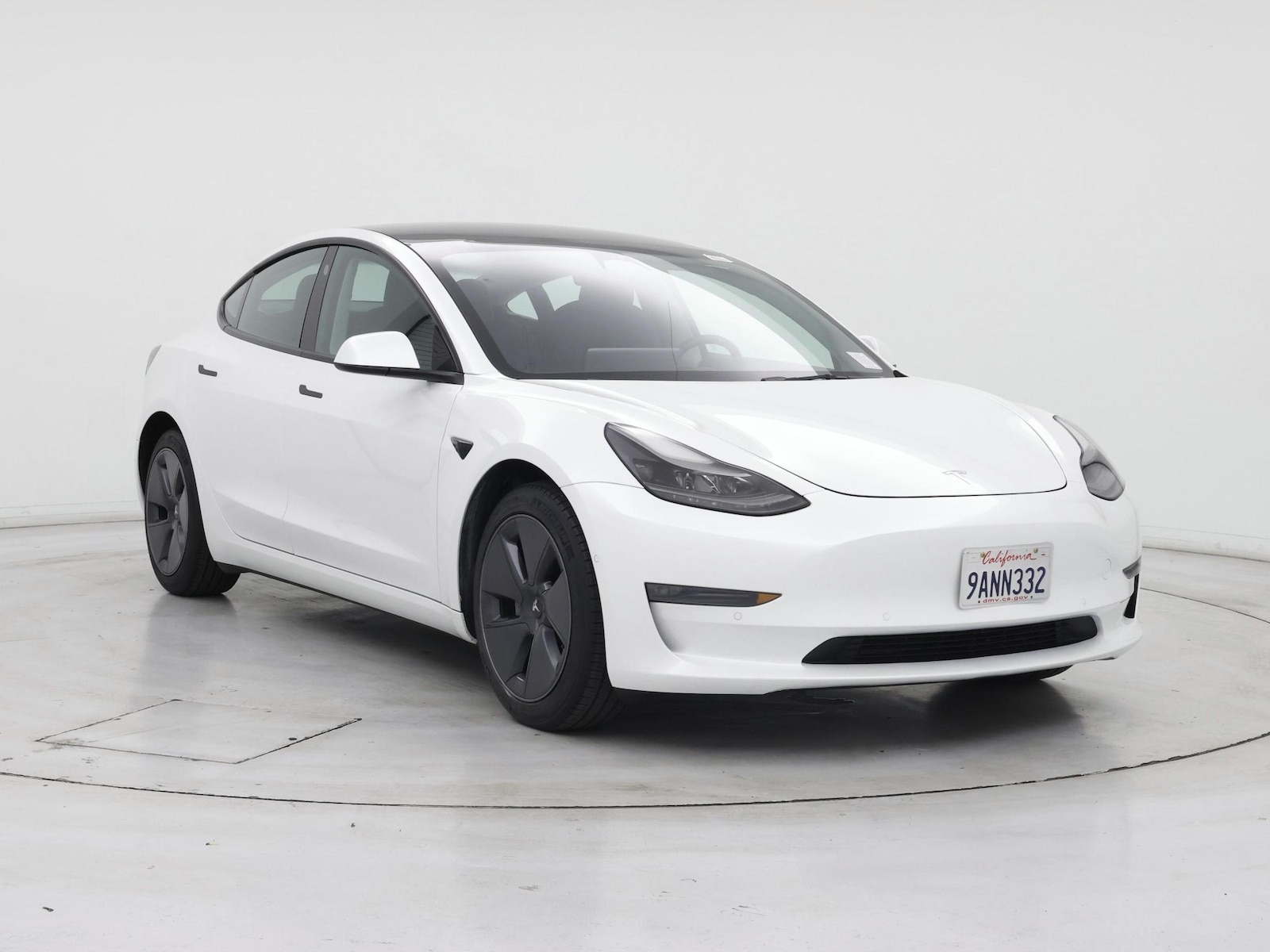 2022 Tesla Model 3 Long Range - Photo 2