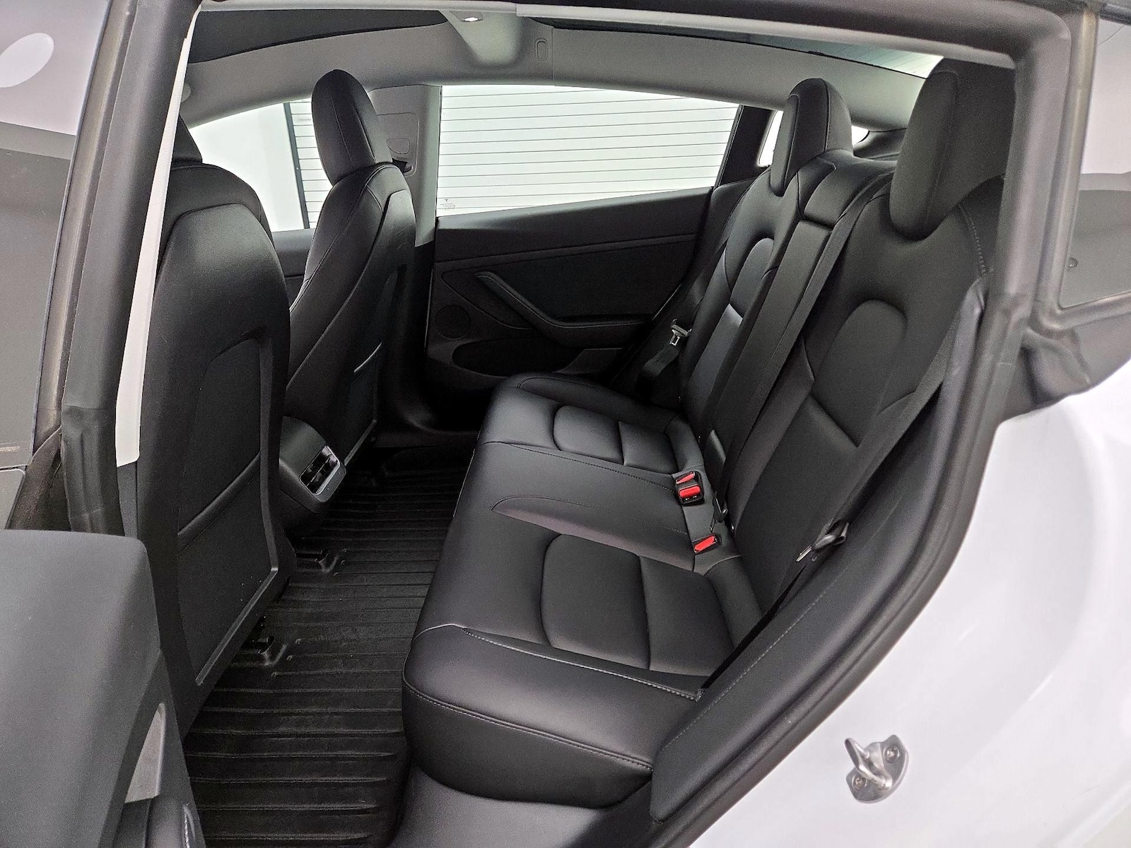 2022 Tesla Model 3 Long Range - Photo 19