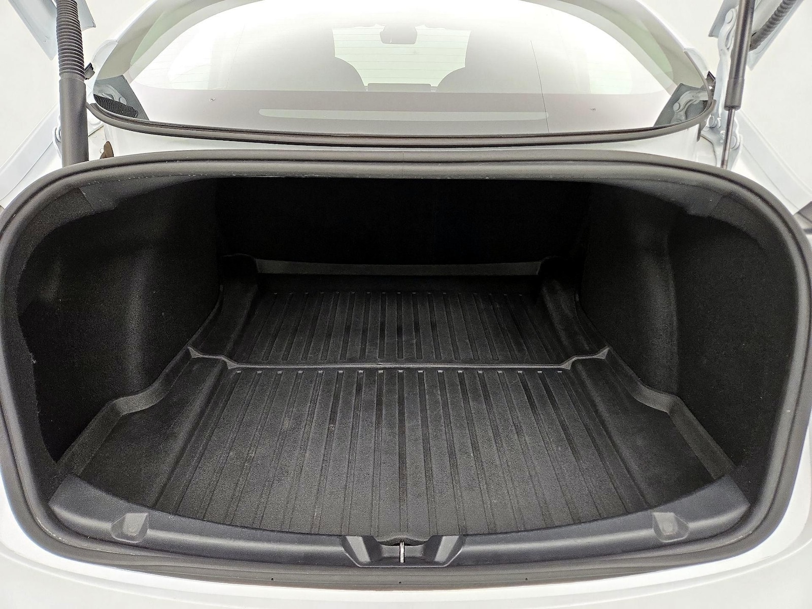 2022 Tesla Model 3 Long Range - Photo 20