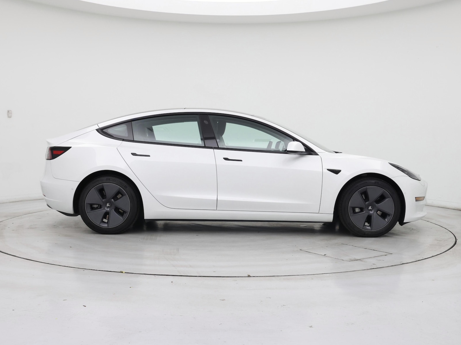 2022 Tesla Model 3 Long Range - Photo 8