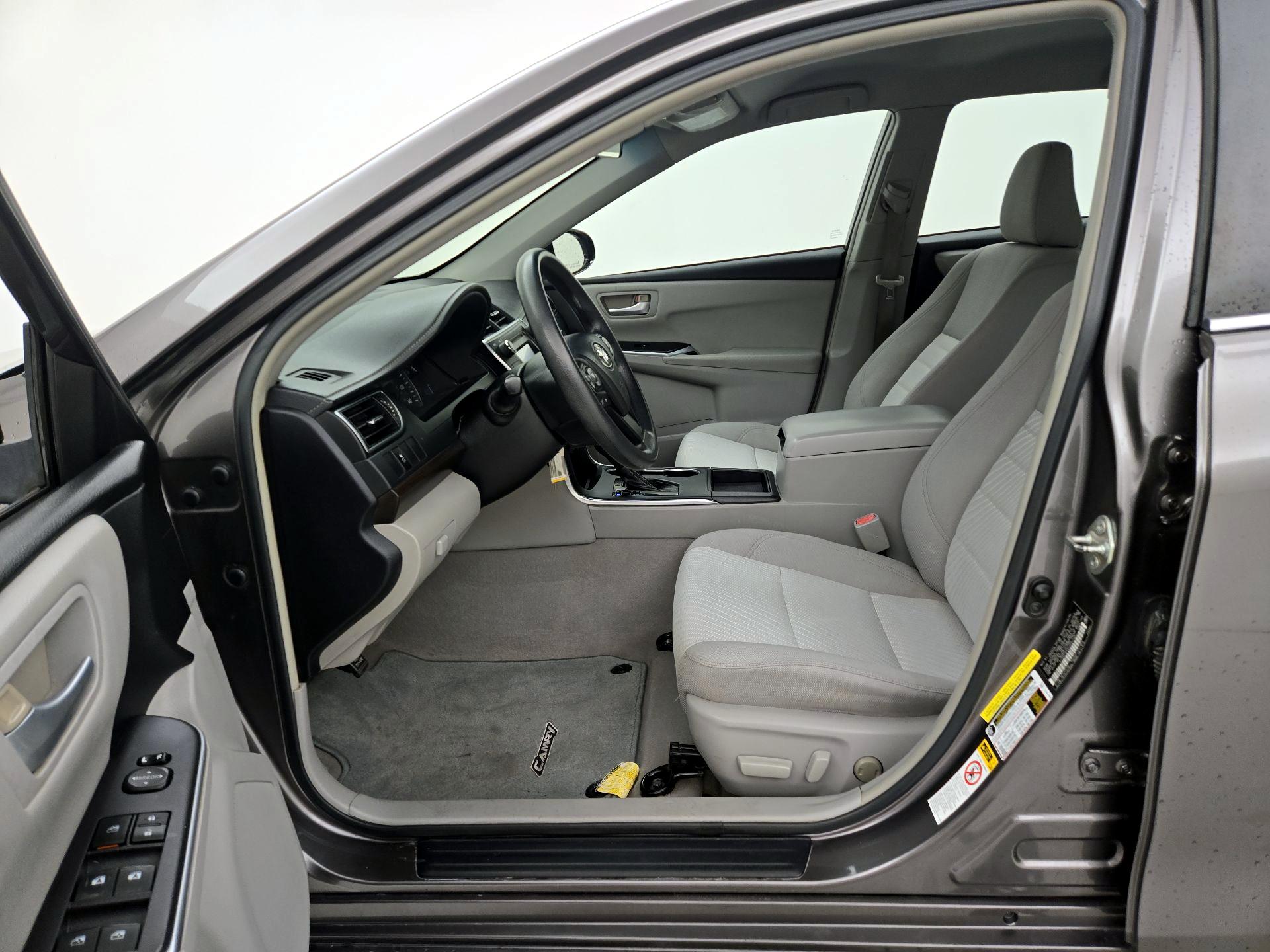 Thumbnail: 2015 Toyota Camry - 11