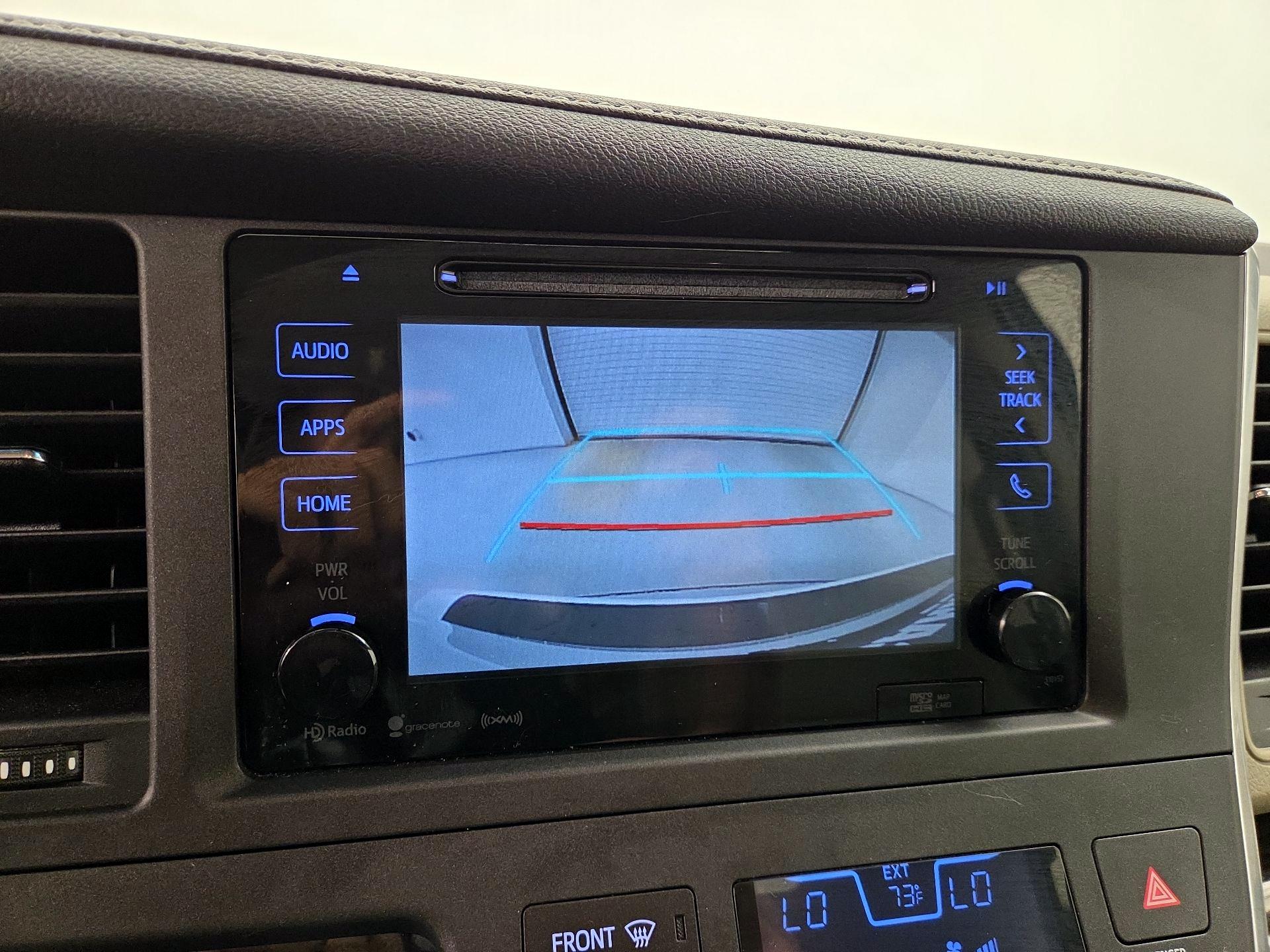Thumbnail: 2017 Toyota Sienna - 15