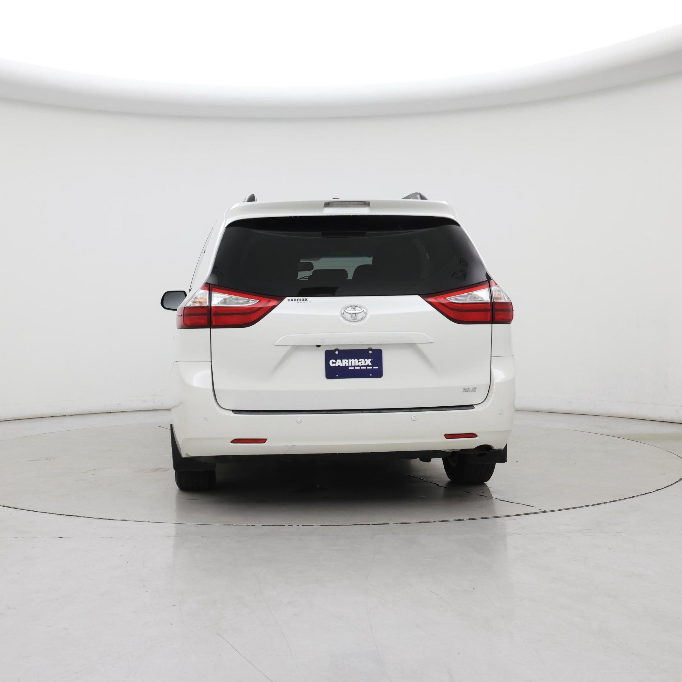 Thumbnail: 2017 Toyota Sienna - 6